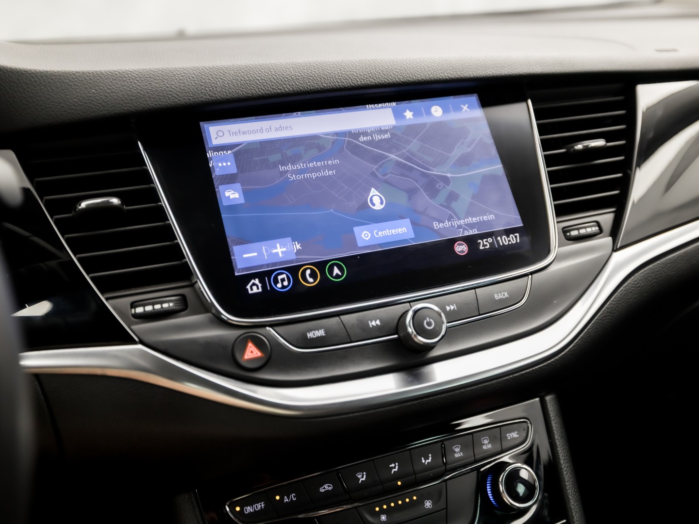 Opel Astra Sports Tourer 1.2 Innovation Sport (APPLE CARPLAY, DIGITALE COCKPIT, GROOT NAVI, CLIMATE, CAMERA, TREKHAAK, SPORTSTOELEN, GETINT GLAS, KEYLESS, ADAPTIVE CRUISE, NIEUWSTAAT)
