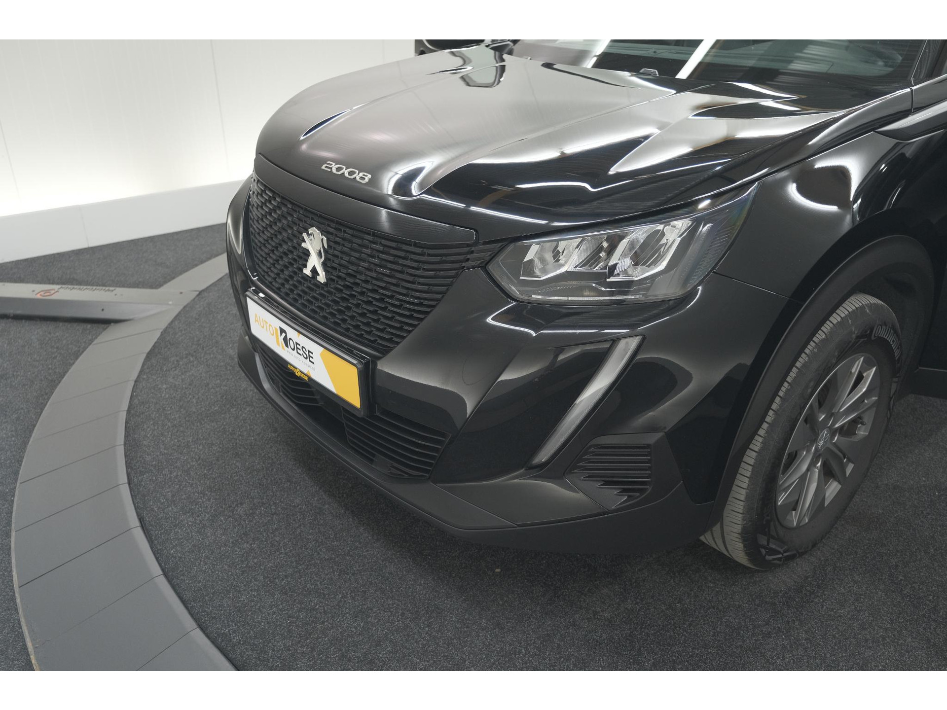 Peugeot 2008 PureTech 130 EAT8 Active Pack | Parkeersensoren | Apple CarPlay | Climate Control | Stoelverwarming