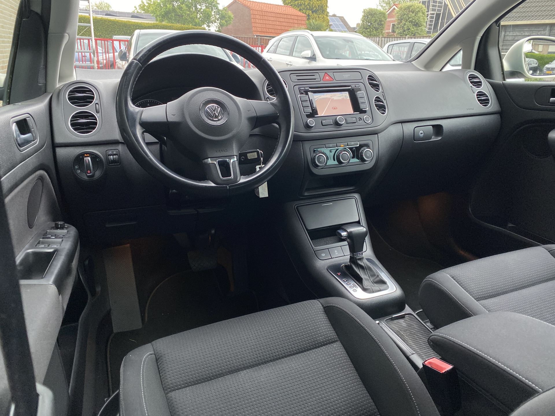 Volkswagen Golf Plus 1.4 TSI 122 pk Team AUT. | navigatie | cruise control | stoelverwarming | trekhaak | all season banden