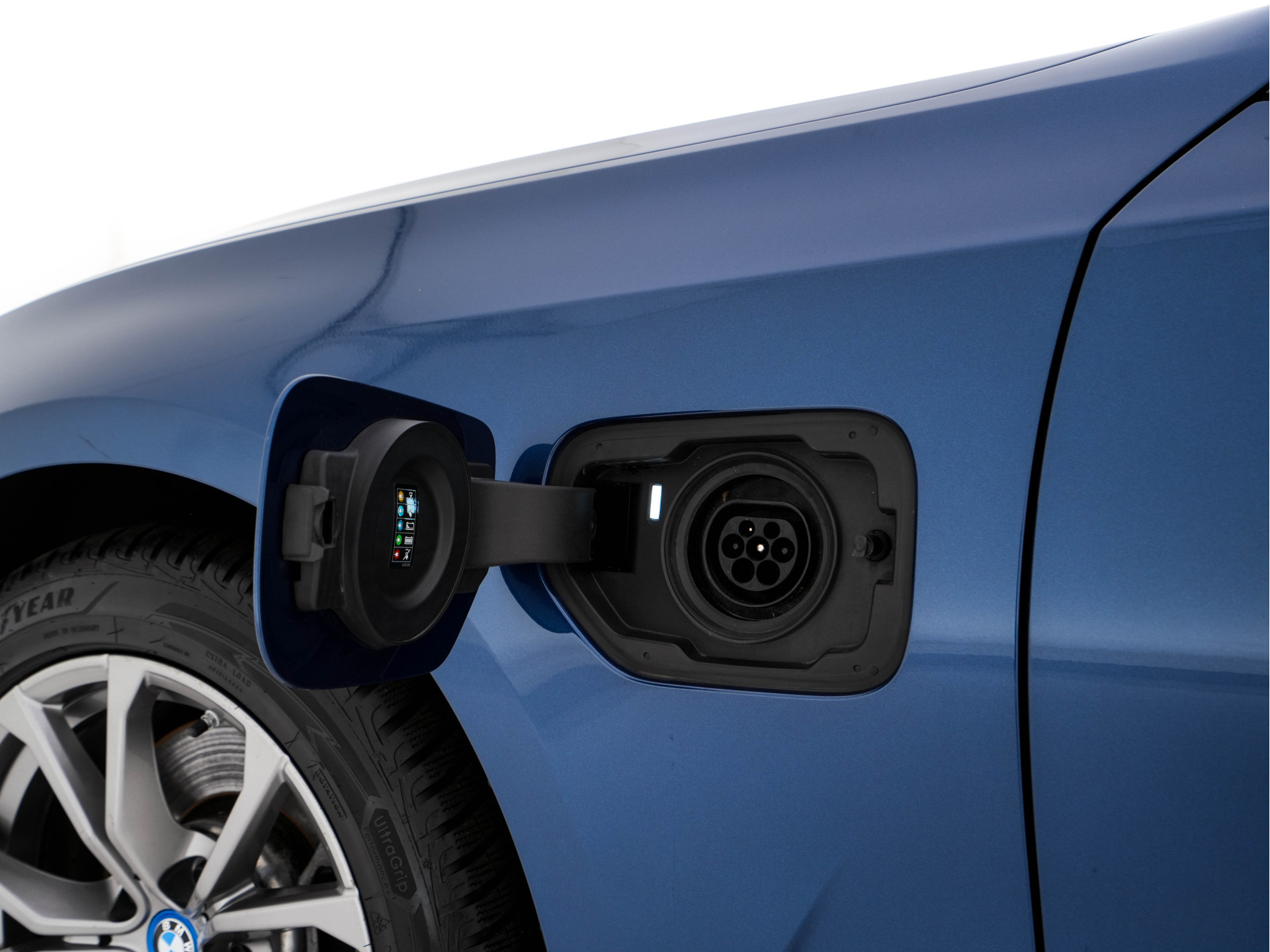 BMW 3-serie Touring 320e Business Edition Plus [Plug-In] (INCL-BTW) Aut. *LEATHER | FULL-LED | HEATED-SPORTSEATS | DIGI-COCKPIT | HIFI-SOUND | NAVI-FULLMAP | PRIVACYGLASS | PDC | AMBIENTLIGHT | DAB | KEYLESS | TOWBAR | 17"ALU* *