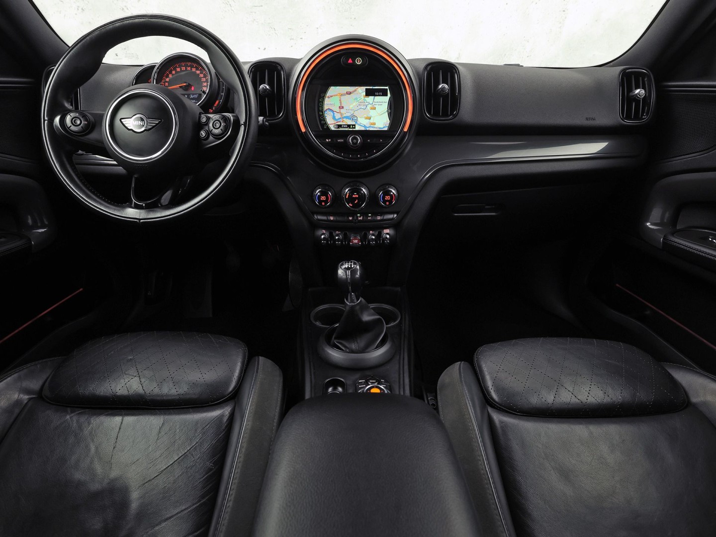 MINI Countryman 1.5 Cooper Chili (NAVIGATIE, CLIMATE, LEDER, PARKEERSENSOREN, SPORTSTOELEN, CRUISE, NIEUWE APK, NIEUWSTAAT)