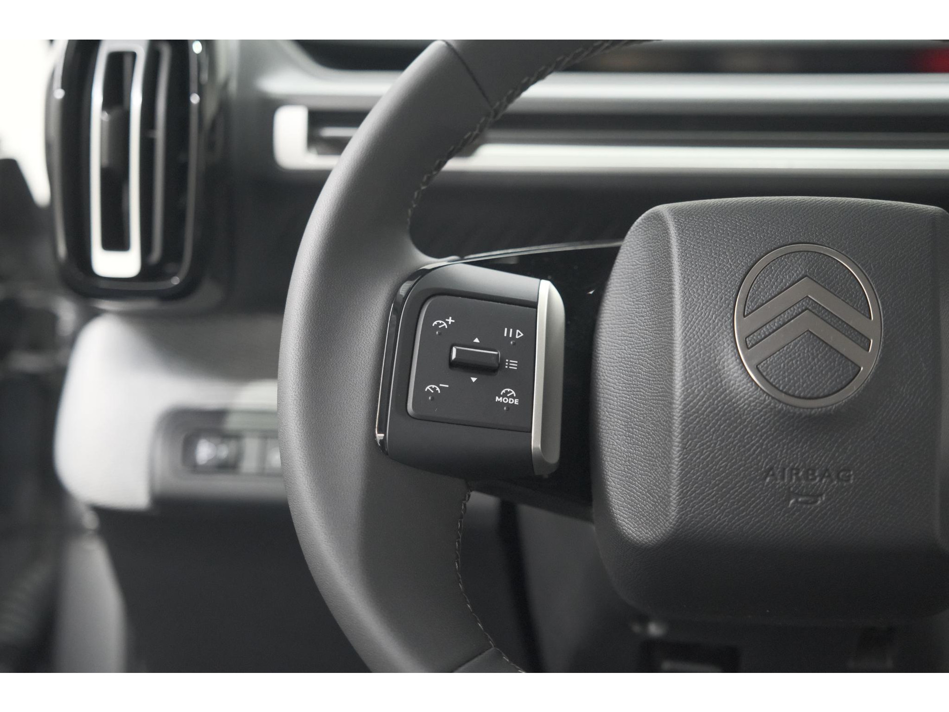 Citroen Ë-C3 Max 113pk 44 kWh | 7 KW Laadfunctie | Camera | Navigatie | Apple Carplay | Parkeersensoren