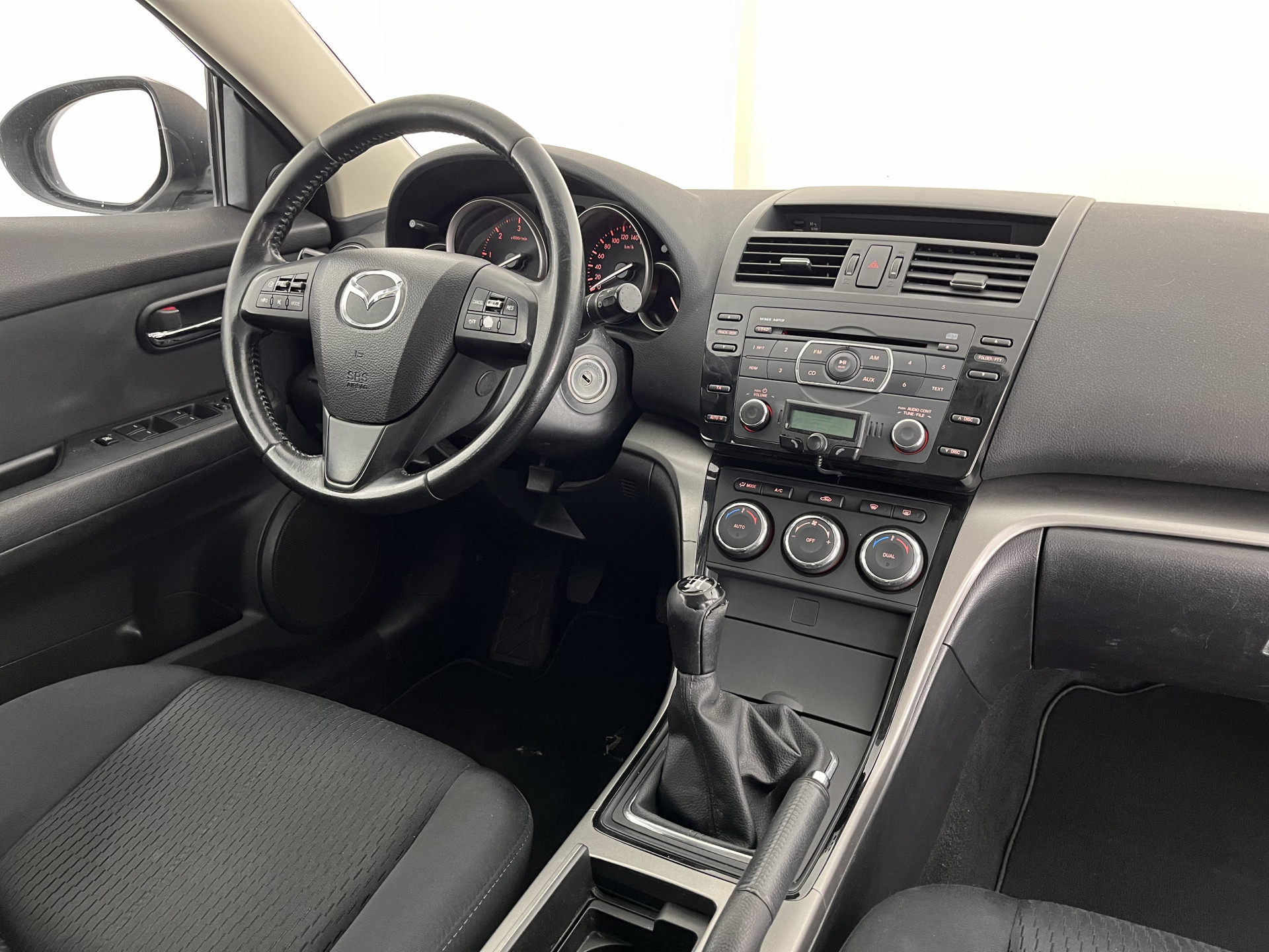 Mazda 6 Sportbreak 2.2 CiTD Business *AIRCO | CRUISE | COMFORT-SEATS | RADIO-CD/MP3 | 16''ALU*