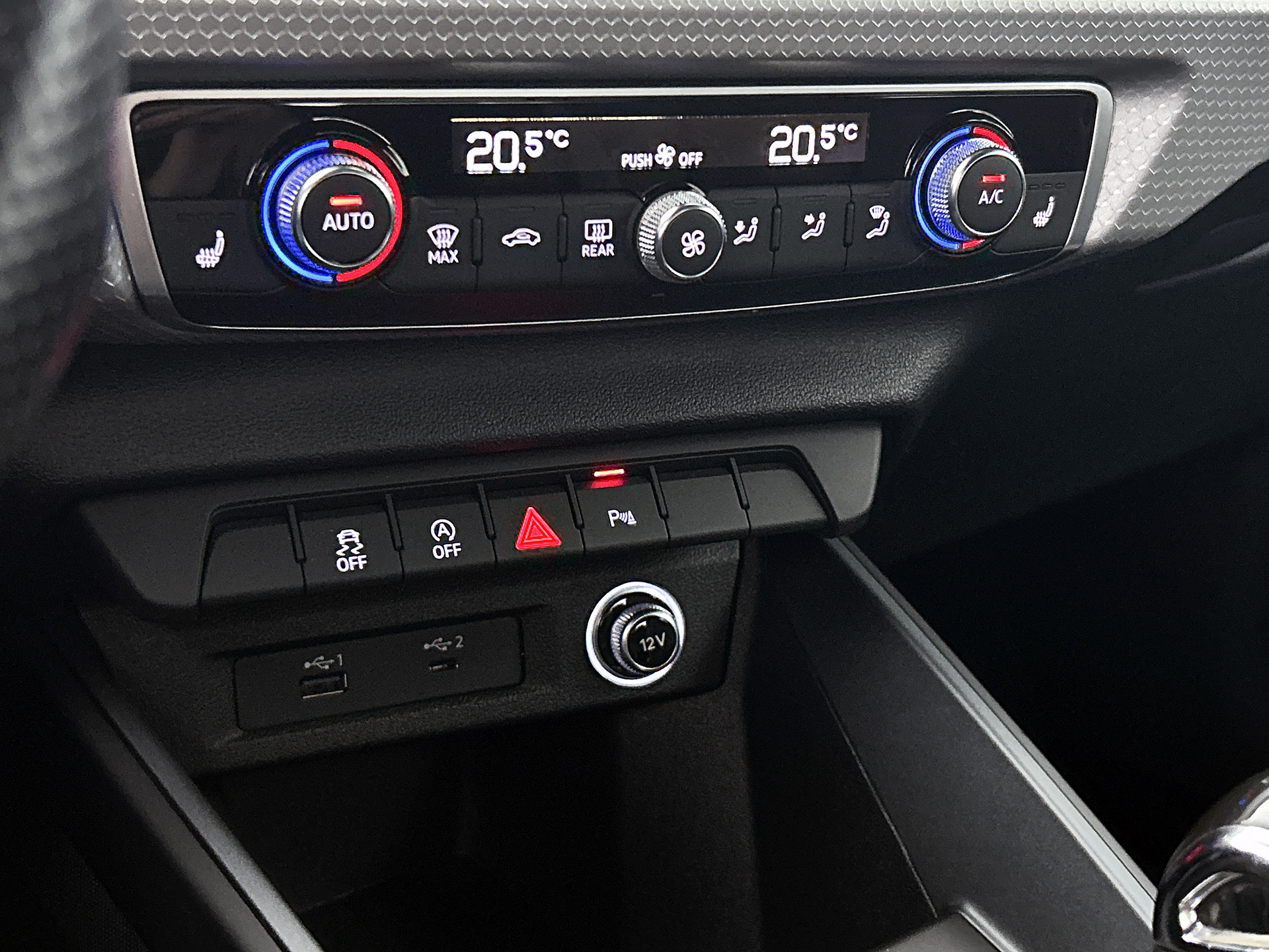 Audi A1 Sportback 30 TFSI S Line edition one | NAVI | STOELVERWARMING | CLIMAT CONTROL | PARKEER SENSOREN V+A