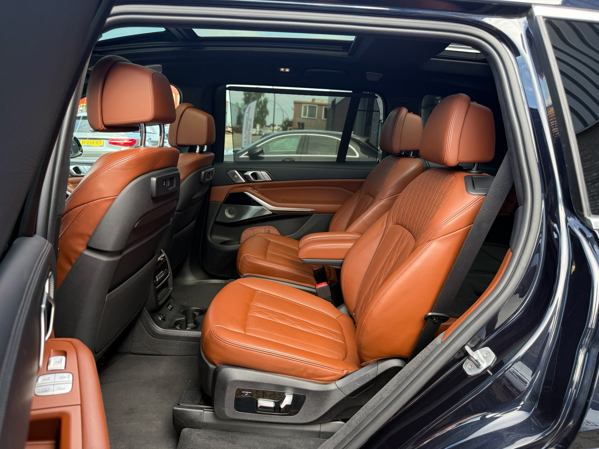BMW X7 xDrive40i 6p. | 2E EIGENAAR | 3/6/12MND GARANTIE| M-SPORT |PANO | LASER | LED | B&W | MASSAGE | CARPLAY | TREKHAAK | DAB | BOMVOL |