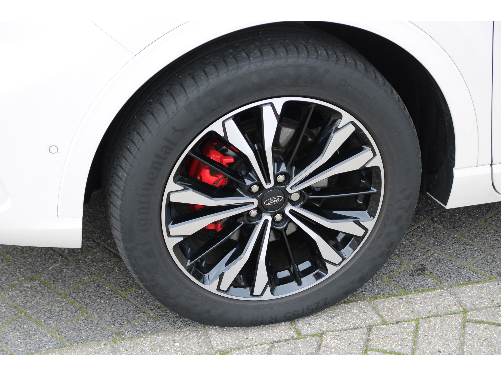Ford Kuga 2.5 PHEV 225 PK AUTOMAAT ST-Line X TREKHAAK | PANORAMADAK | 19-INCH