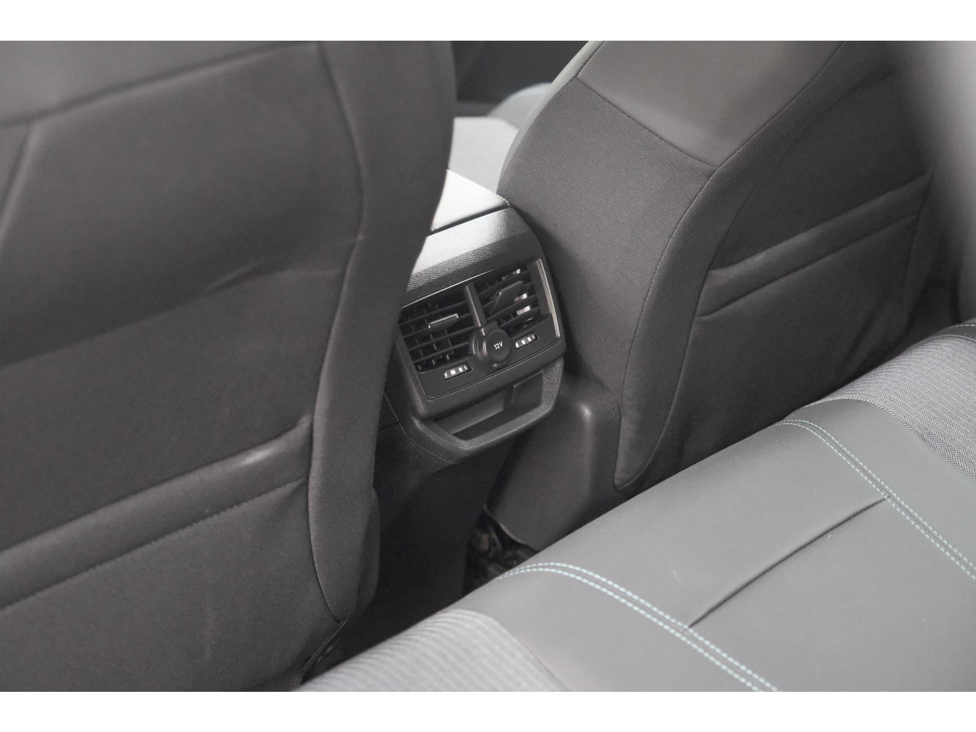 Peugeot 3008 1.6 PLUG-IN HYbrid 225 Allure | Camera | Dodehoekdetectie | Navigatie