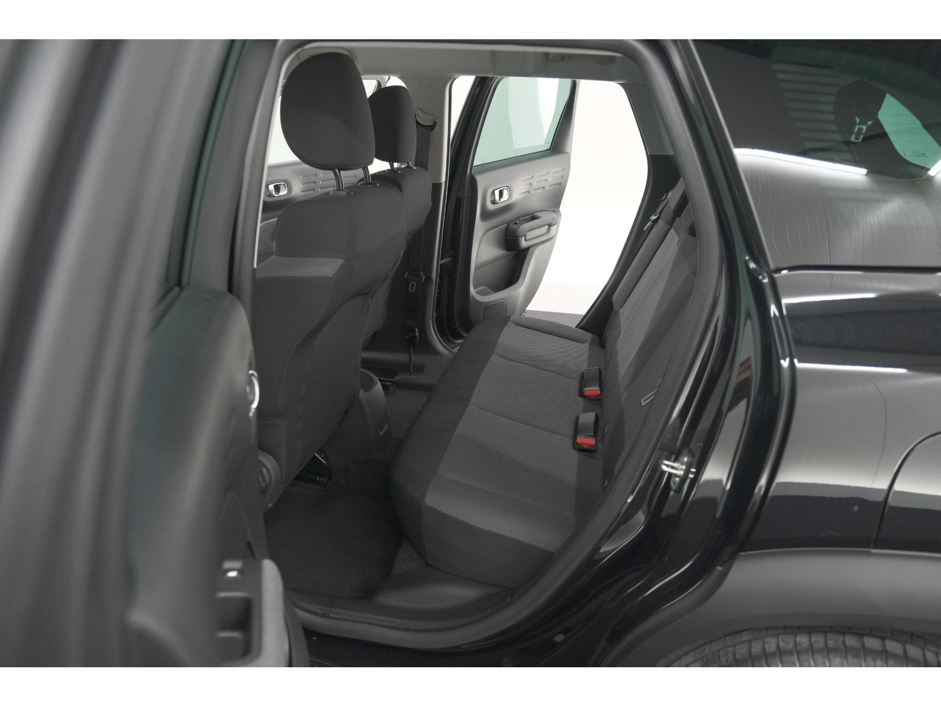 Citroen C3 Aircross PureTech 130 EAT6 Shine | Parkeersensoren | Apple Carplay | Stoelverwarming