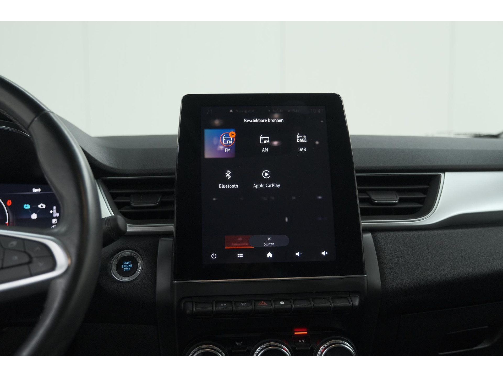 Renault Captur 1.6 E-Tech Plug-in Hybrid 160 Intens | Trekhaak | Camera | Adaptieve Cruise Control | Dodehoekdetectie