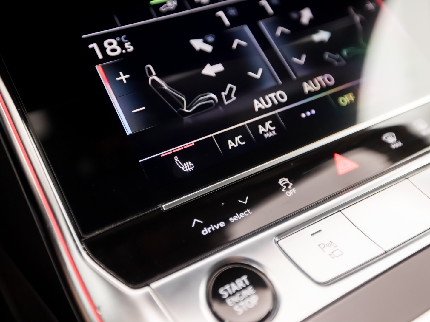Audi A6 55 TFSI e Quattro S-Line Competition 367Pk Automaat (PANORAMADAK, CARBON PACK, BANG&OLUFSEN, APPLE CARPLAY, CAMERA, MEMORY SEATS, GETINT GLAS, HEAD-UP DISPLAY, ADAPTIVE CRUISE, SFEERVERLICHTING, NIEUWSTAAT)