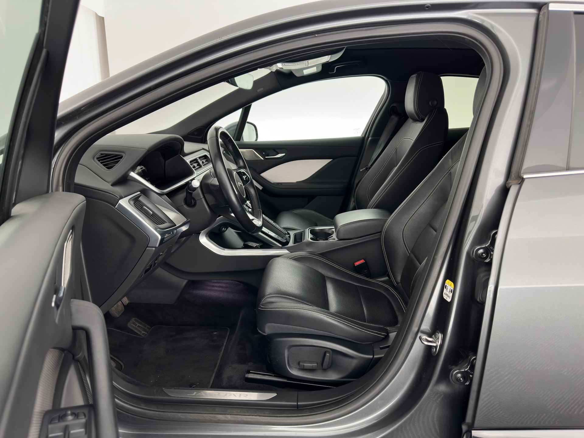 Jaguar I-PACE EV400 HSE 90 kWh AWD (INCL-BTW) *PANO | LEATHER | FULL-LED | MERIDIAN-AUDIO | TOP-VIEW | MEMORY-PACK | BLIND-SPOT | DIGI-COCKPIT | KEYLESS | DAB+ | NAVI-FULLMAP | ECC | HEATED-COMFORTSEATS | PDC | CCS-FASTLOADER