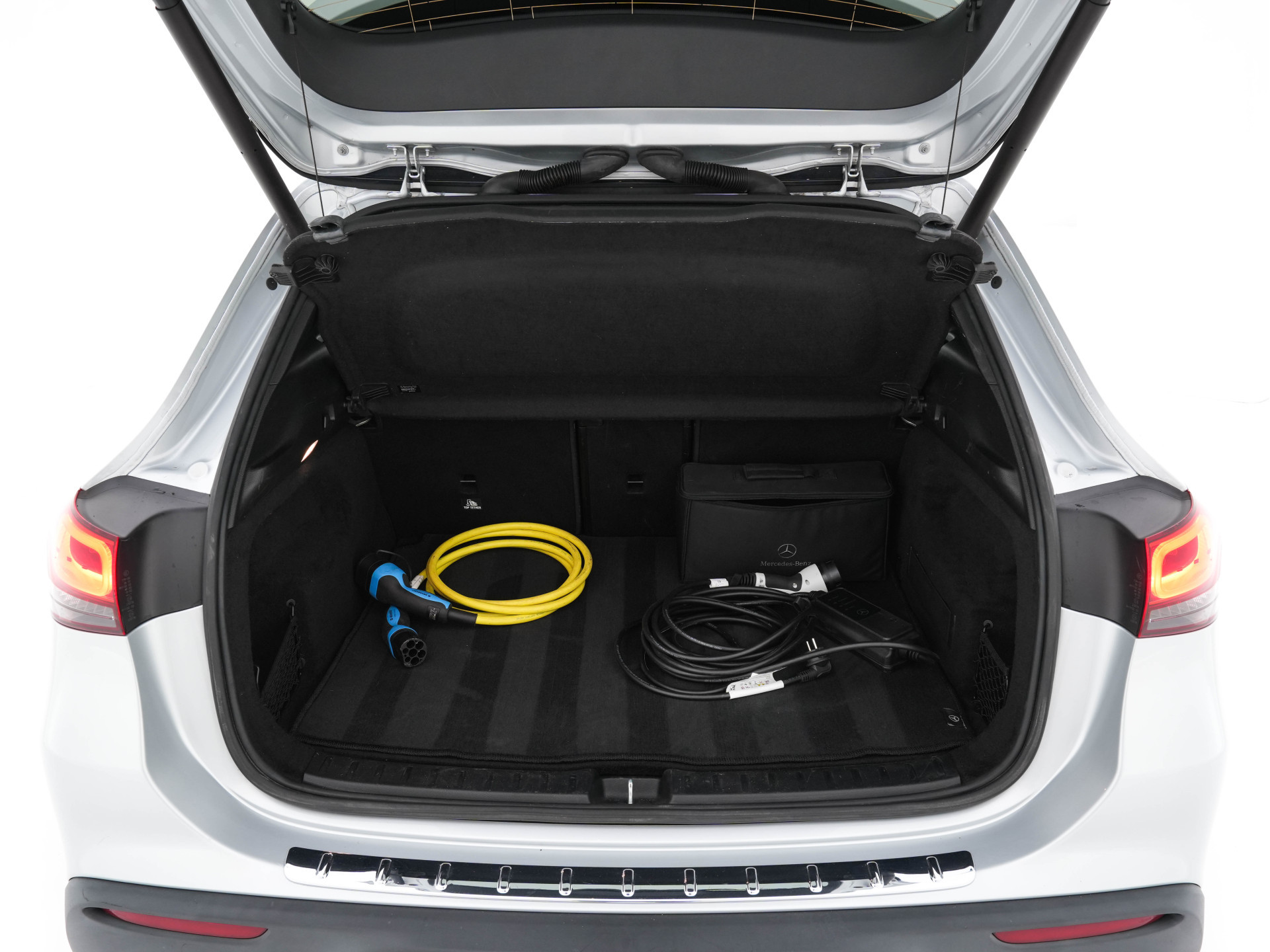 Mercedes-Benz EQA 250 Business Solution Luxury 67 kWh [ 3-Fase ] (SOH-94%) (INCL-BTW) *PANO | LEATHER | WIDESCREEN-COCKPIT | FULL-LED | BLINDSPOT | AMBIENT-LIGHT | CAMERA | NAVI-FULLMAP | DAB+ | COMFORT-SEATS | ECC | SHIFTPADDLES | CRUISE | HEATED-SEATS |