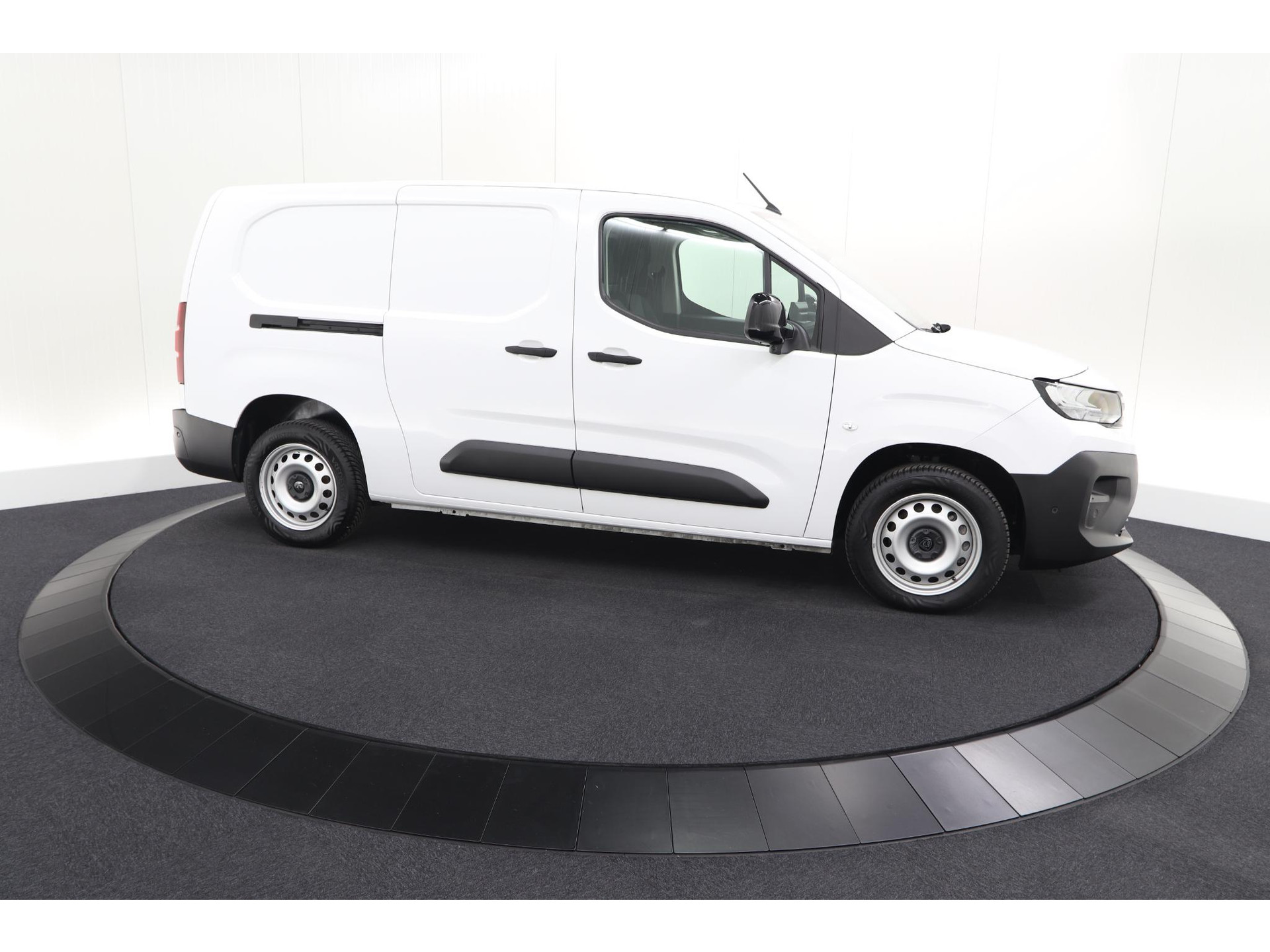 Peugeot Partner 1.5 BlueHDi 130 EAT8 S&S L2 | Trekhaak | Camera | Betimmering Laadruimte