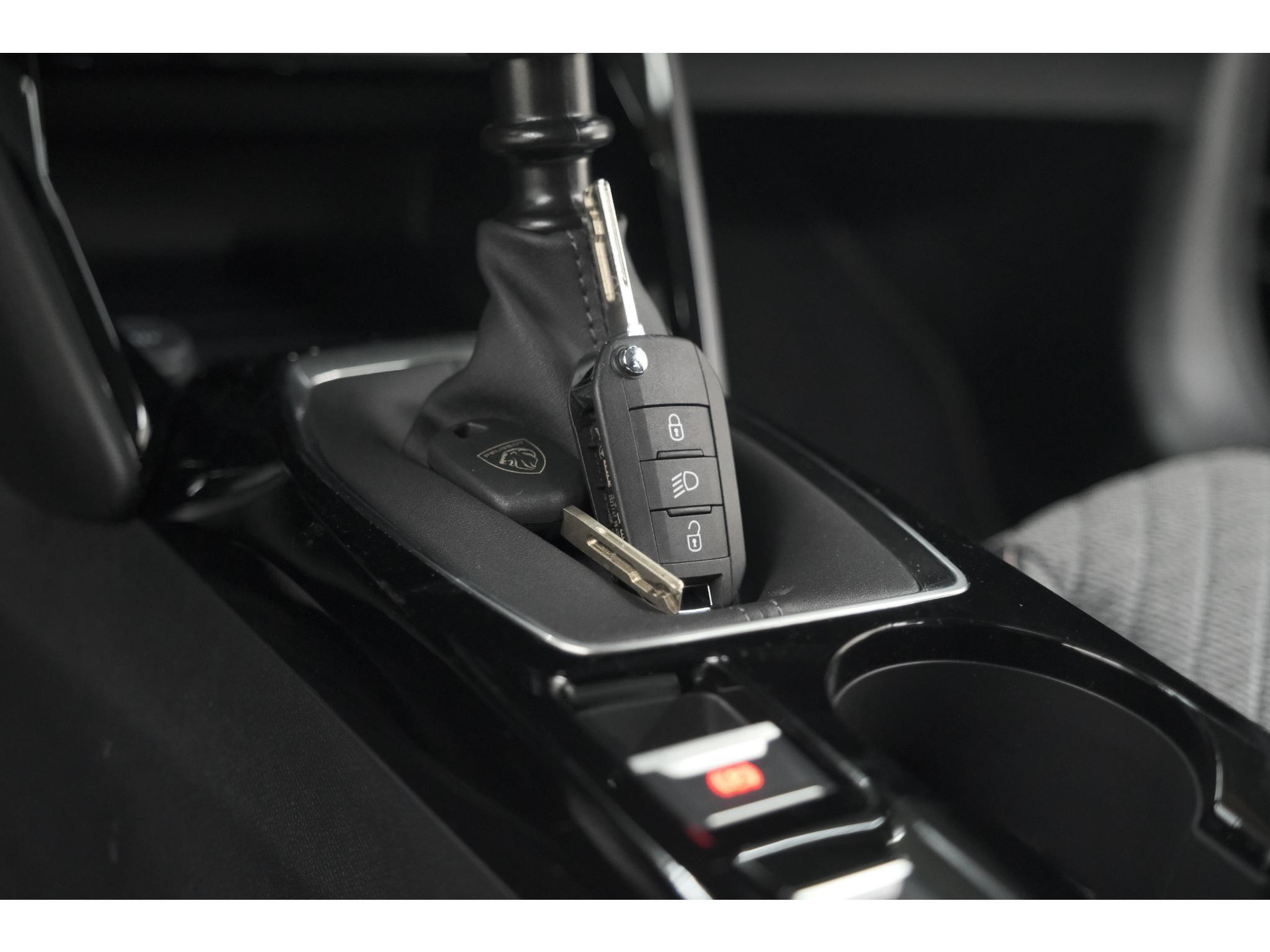 Peugeot 208 PureTech 100 Allure | 360 Camera | Dodehoekdetectie | Navigatie