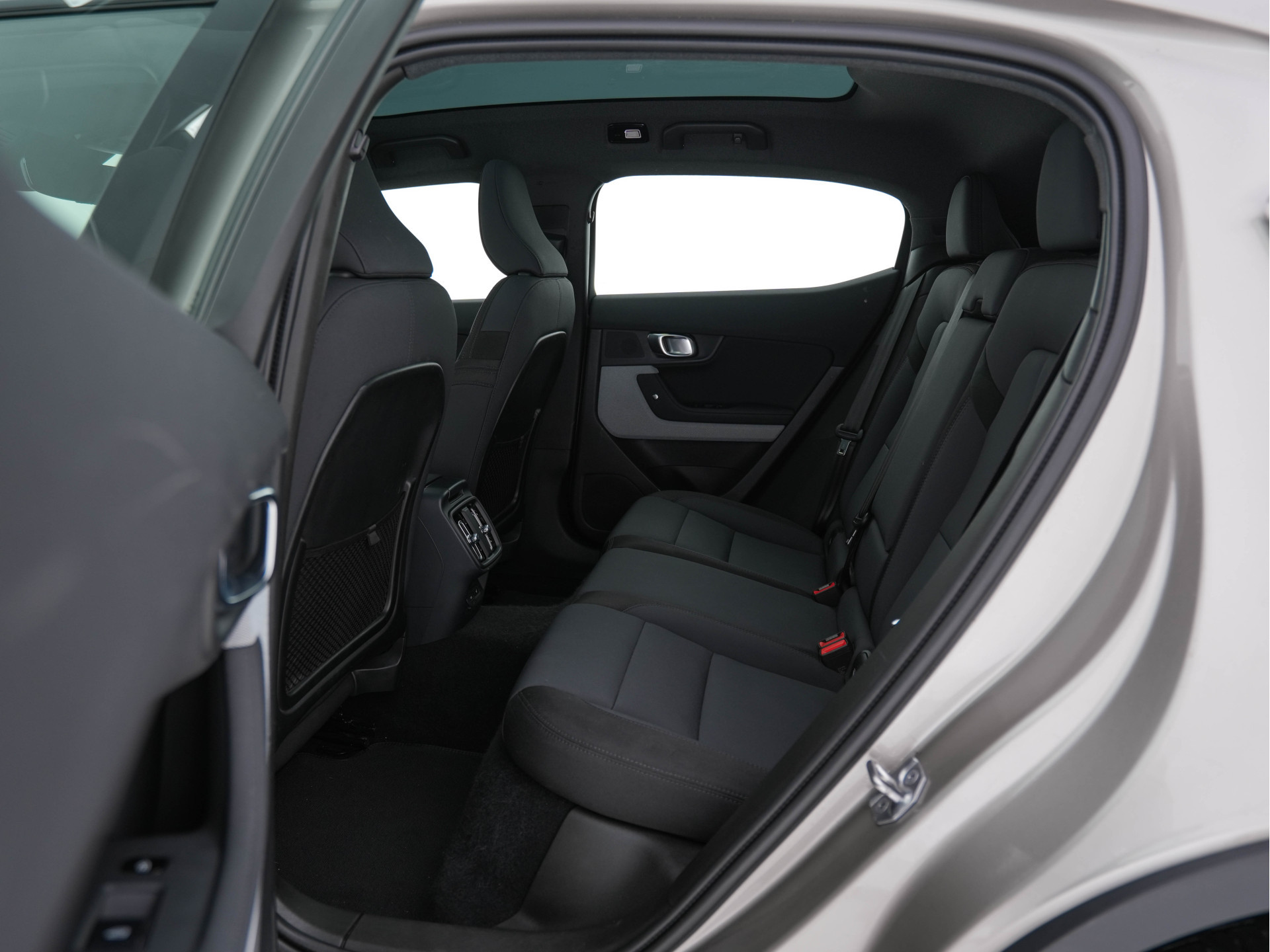 Polestar 2 Long Range Dual Motor Launch Edition 78kWh [ 3-Fase ] {SOH-93%} (INCL-BTW) *PANO | HARMAN/KARDON-AUDIO | FULL-LED | TOPVIEW | BLINDSPOT |  KEYLESS | MEMORY-PACK | ADAPTIVE CRUISE | CARPLAY | HEATED-SPORTSEATS | DIGI-COCKPIT | 20"ALU*