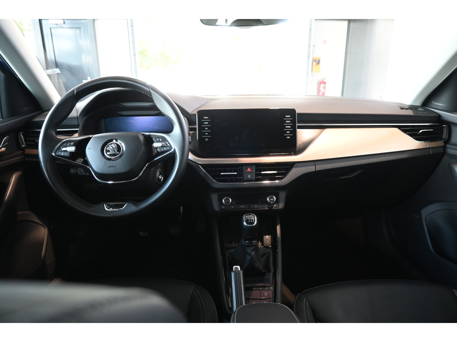 ŠKODA Scala 1.0 TSI Business Edition Nap! Adaptieve Cruise Clima Lane Assist Trekhaak Stoelverwarming CarPlay Goed Onderhouden! Inruil Mogelijk!