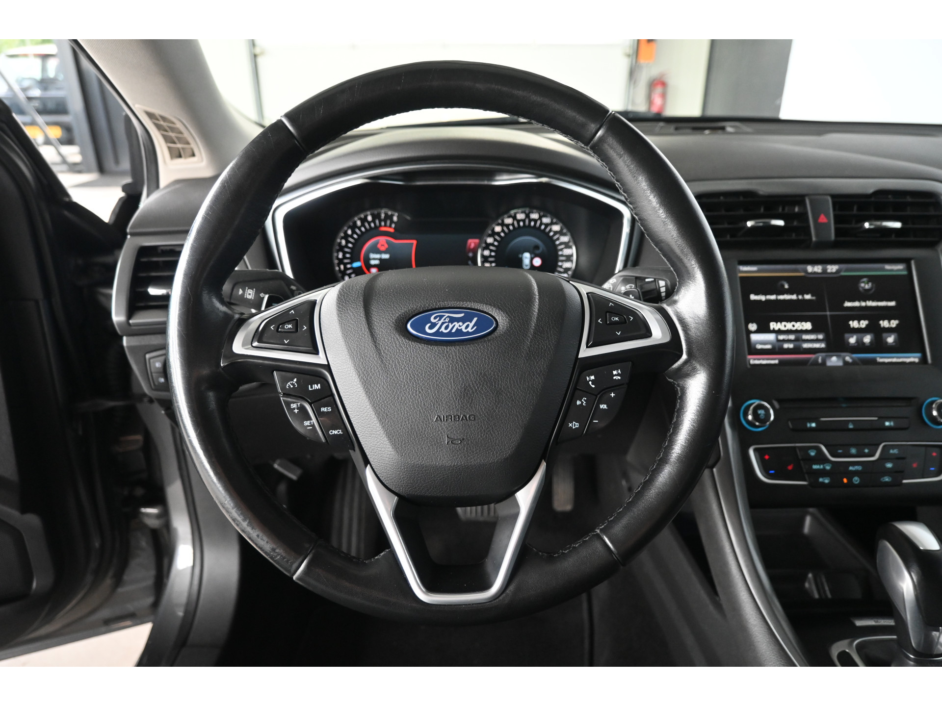 Ford Mondeo 1.5 Titanium Automaat Clima Navigatie Cruise Control Trekhaak Rijklaarprijs! Inruil Mogelijk!