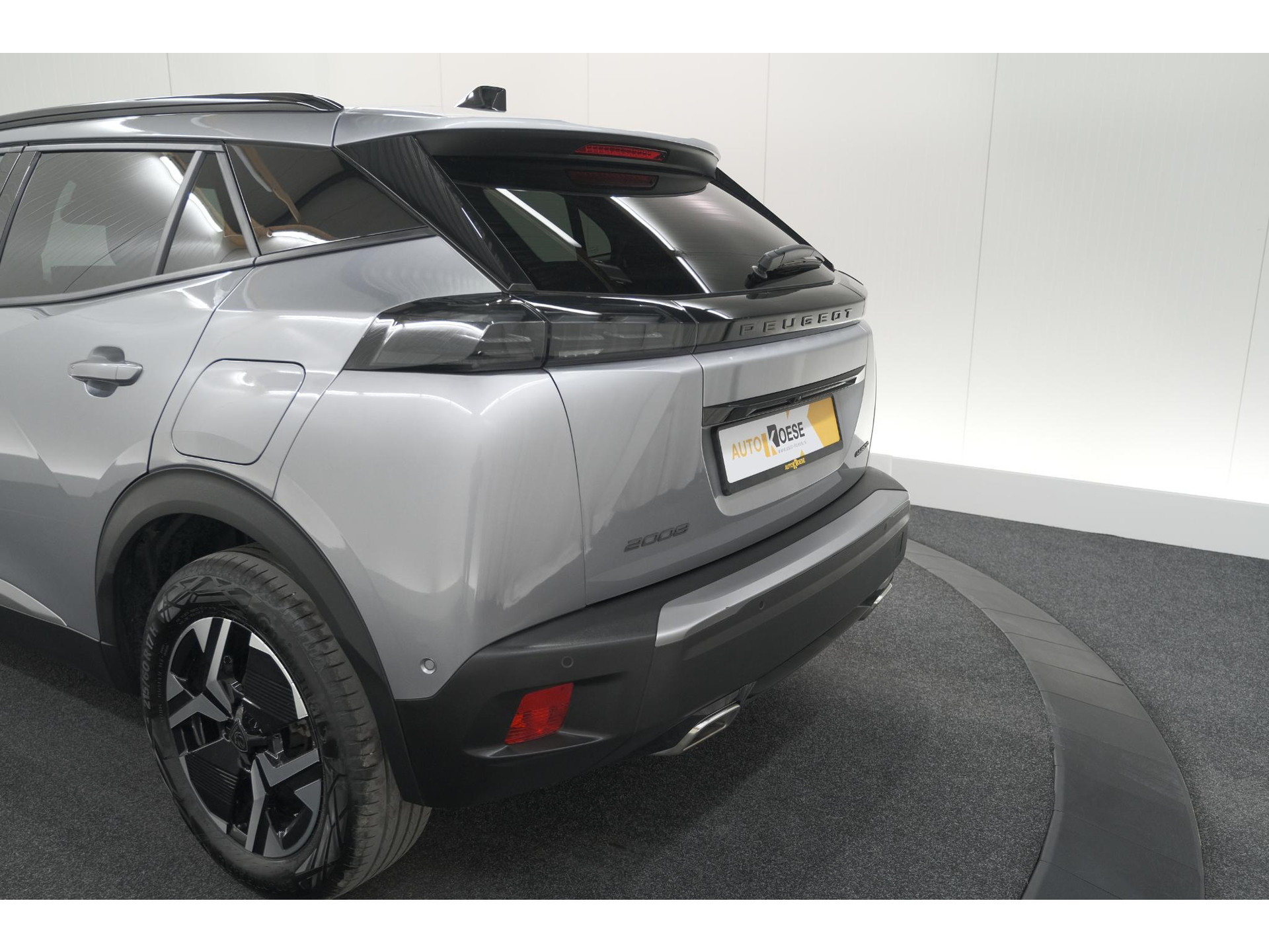 Peugeot 2008 Hybrid 136 e-DCS6 Allure | 360 Camera | Adaptieve Cruise Control | Dodehoekdetectie | Navigatie