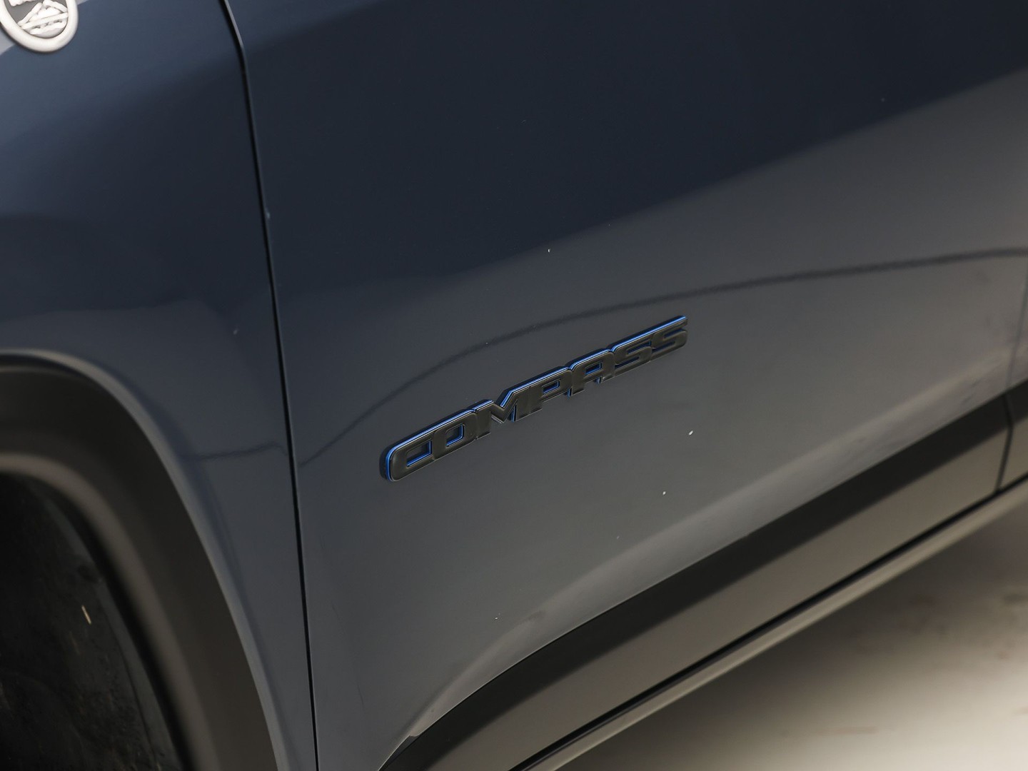 Jeep Compass 4xe 240 Plug-in Hybrid Electric Trailhawk 240Pk Automaat (PANORAMADAK, VIRTUAL COCKPIT, APPLE CARPLAY, GROOT NAVI, CAMERA, SPORTSTOELEN, GETINT GLAS, ADAPTIVE CRUISE, NIEUWSTAAT)