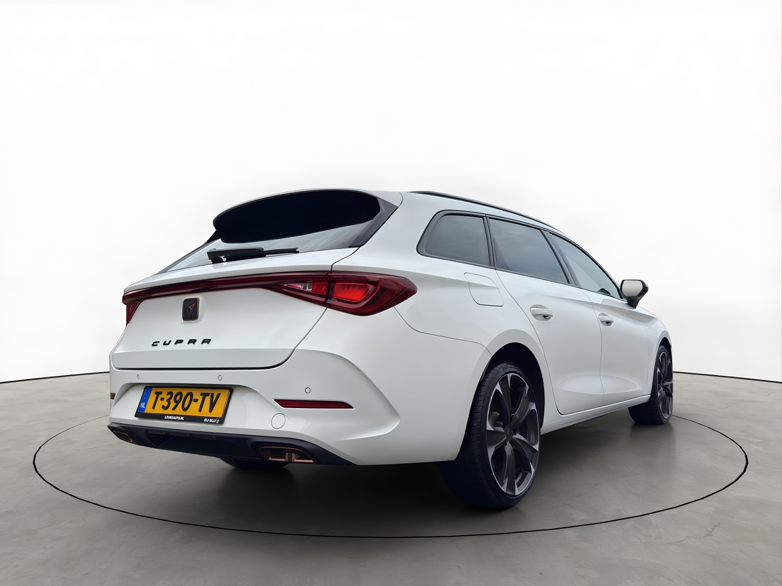 CUPRA Leon Sportstourer 1.4 e-Hybrid 245PK VZ Adrenaline Pano Keyless Schaalstoelen