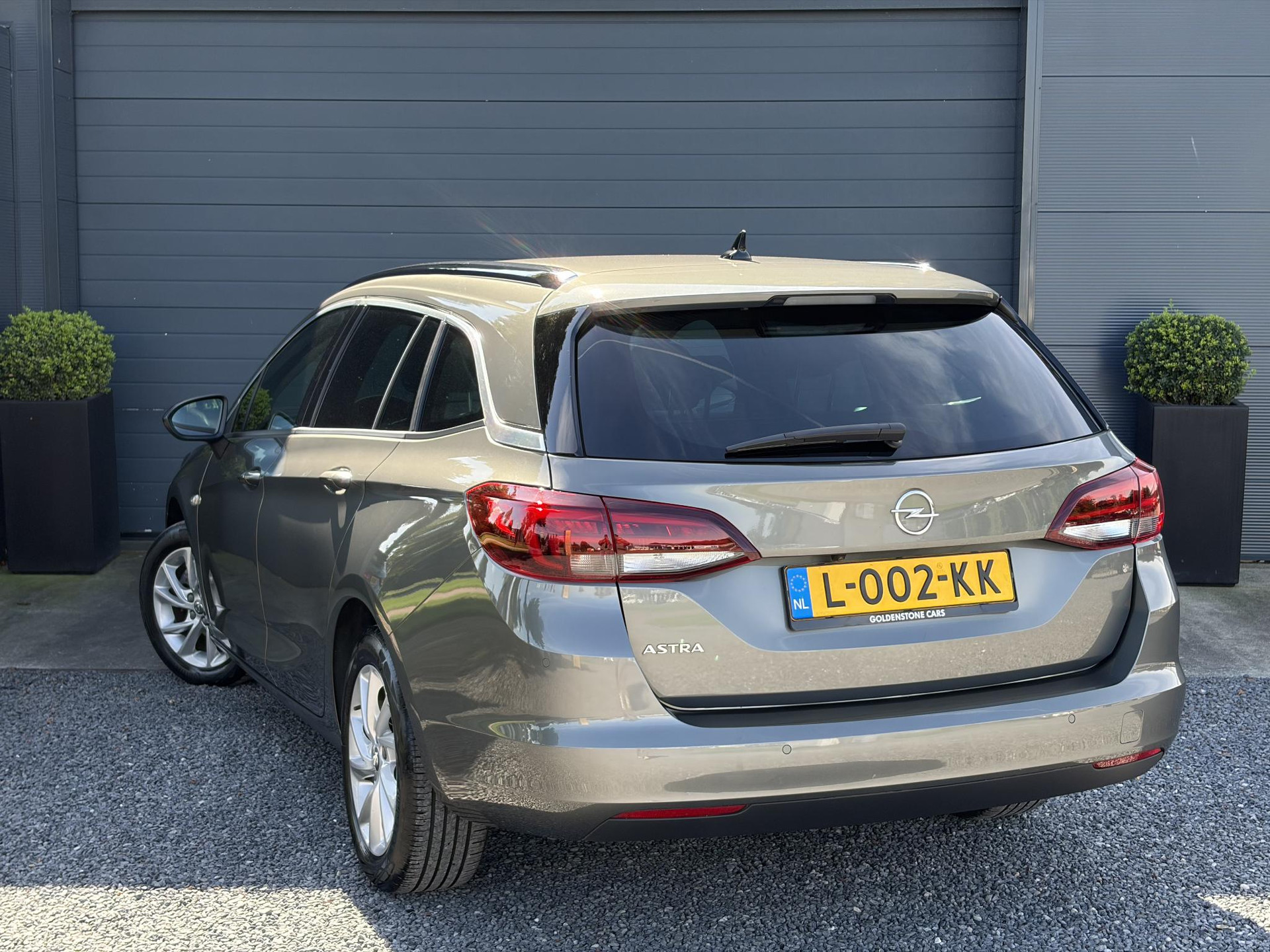 Opel Astra Sports Tourer 1.2 Business Elegance ✓1e Eigenaar✓110pk✓Carplay✓Camera✓Navi✓Clima✓Cruise✓Halfleder✓Comfortstoel✓Pdc V+A✓6 Bak✓Dealer Onderhouden✓Keyless✓Lm velgen✓N.A.P✓Apk tot 06-2027