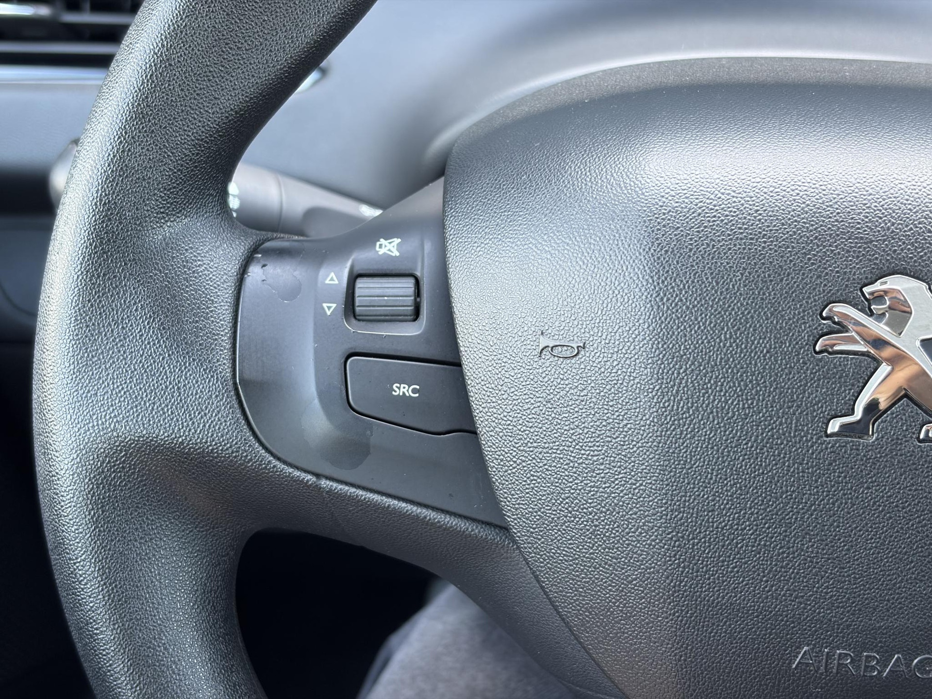 Peugeot 208 1.2 PureTech Active 2e Eigenaar,Navi,Dealer Onderhouden,Airco,Cruise,Carplay,5 Deurs,Net beurt gehad,N.A.P,Apk tot 04-2027