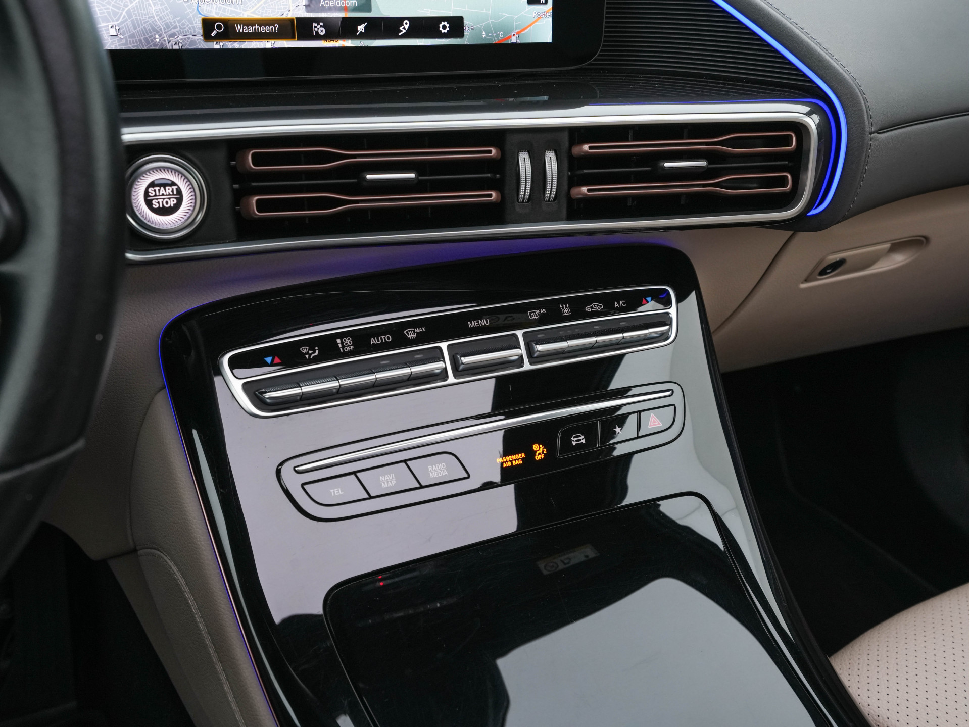 Mercedes-Benz EQC 400 4MATIC Business Solution 80 kWh (3-Fase) {SOH-93%} (INCL-BTW) *AUT | SUNROOF | WIDE-SCREEN-DIGI-COCKPIT | MEMORY-PACK | SURROUND-VIEW | KEYLESS | ARTICO-FULL-LEATHER | SPORT-SEATS | DAB+ | 19 ''*