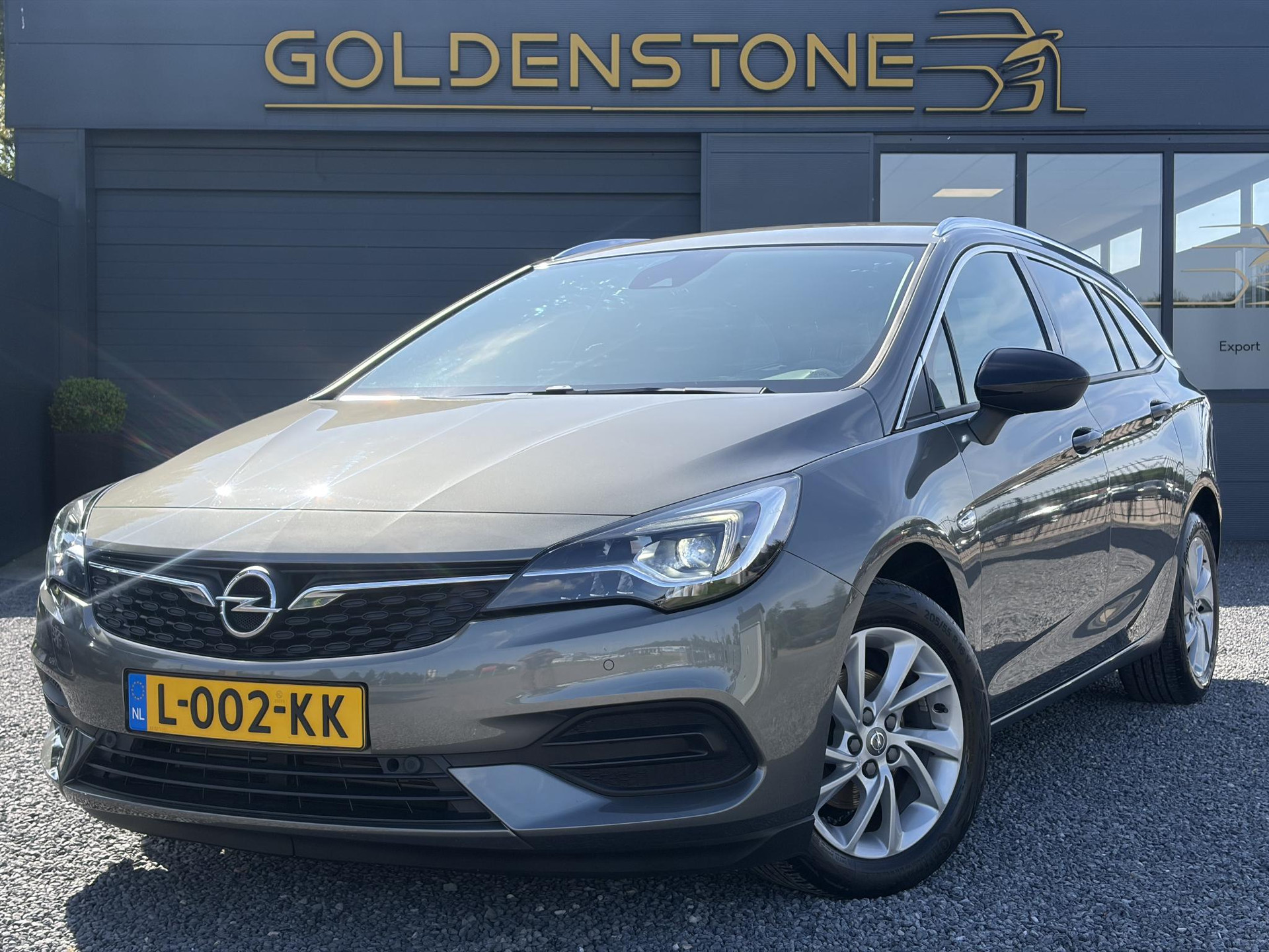 Opel Astra Sports Tourer 1.2 Business Elegance ✓1e Eigenaar✓110pk✓Carplay✓Camera✓Navi✓Clima✓Cruise✓Halfleder✓Comfortstoel✓Pdc V+A✓6 Bak✓Dealer Onderhouden✓Keyless✓Lm velgen✓N.A.P✓Apk tot 06-2027