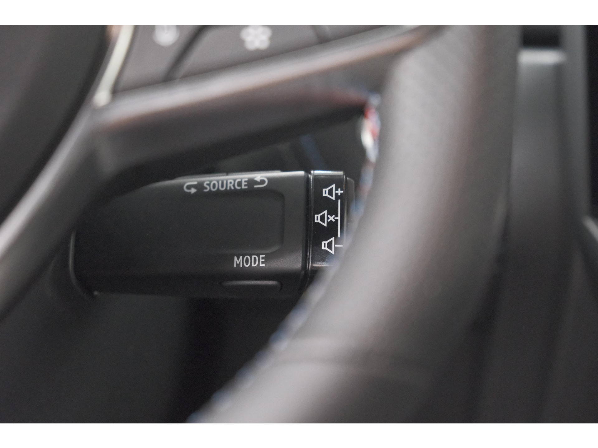 Renault Captur 1.8 E-Tech Full Hybrid 160 Esprit Alpine | Rondom Camerazicht | Dodehoekdetectie | Adaptieve Cruise Control