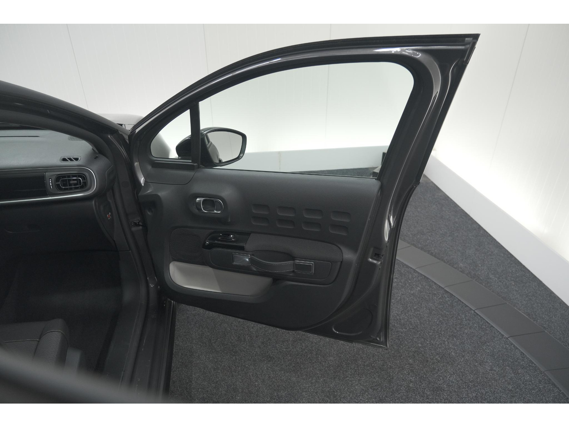 Citroen C3 PureTech 110 EAT6 Max | Apple Carplay | Parkeersensoren | Climate Control | 16 Inch Lichtmetalen Velgen