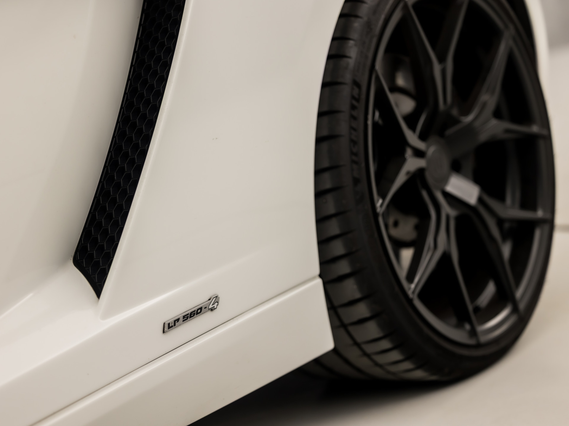 Lamborghini Gallardo 5.2 V10 LP560-4 Automaat 561Pk (FACELIFT, FRONT LIFT, CAMERA, LEDEREN SPORTSTOELEN, SOFT TOP, NAVIGATIE)