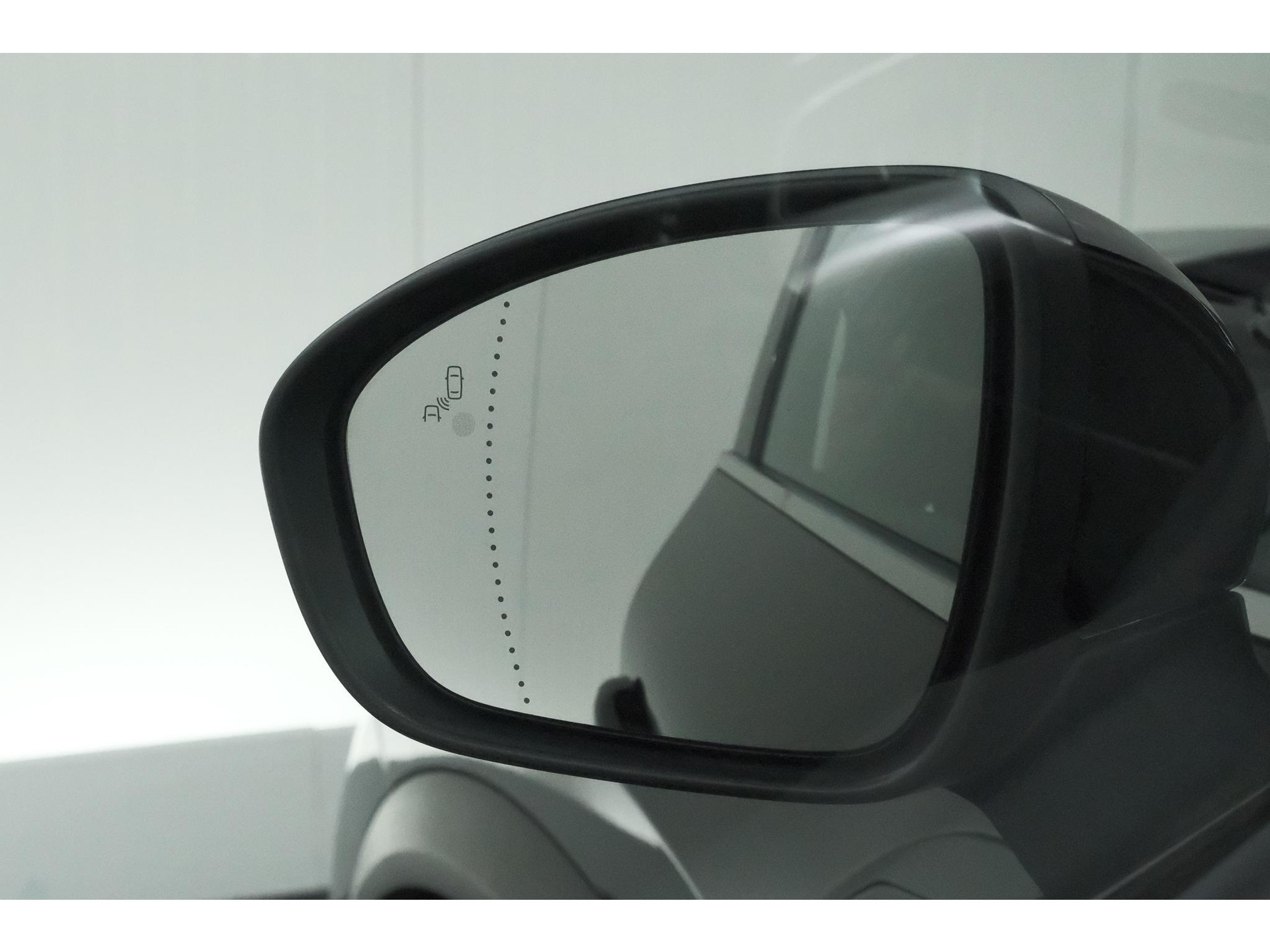 Renault Captur 1.6 E-Tech full hybrid 145 techno | Panoramadak | Camera | Adaptieve Cruise Control | 9.3 Inch Groot Scherm