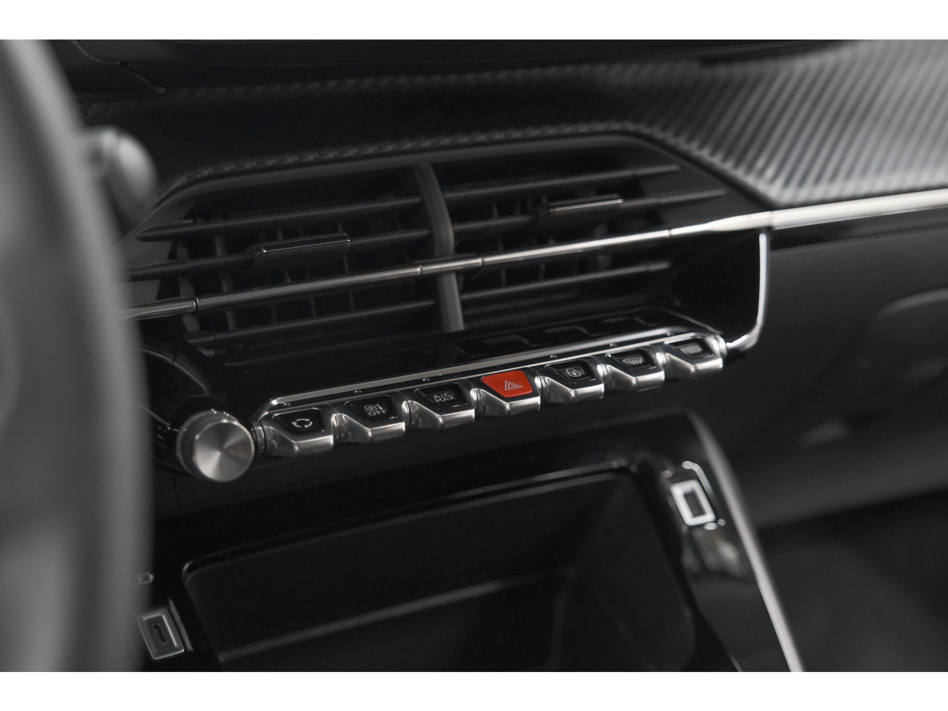 Peugeot 2008 PureTech 130 EAT8 Active | Parkeersensoren | Navigatie | Apple Carplay