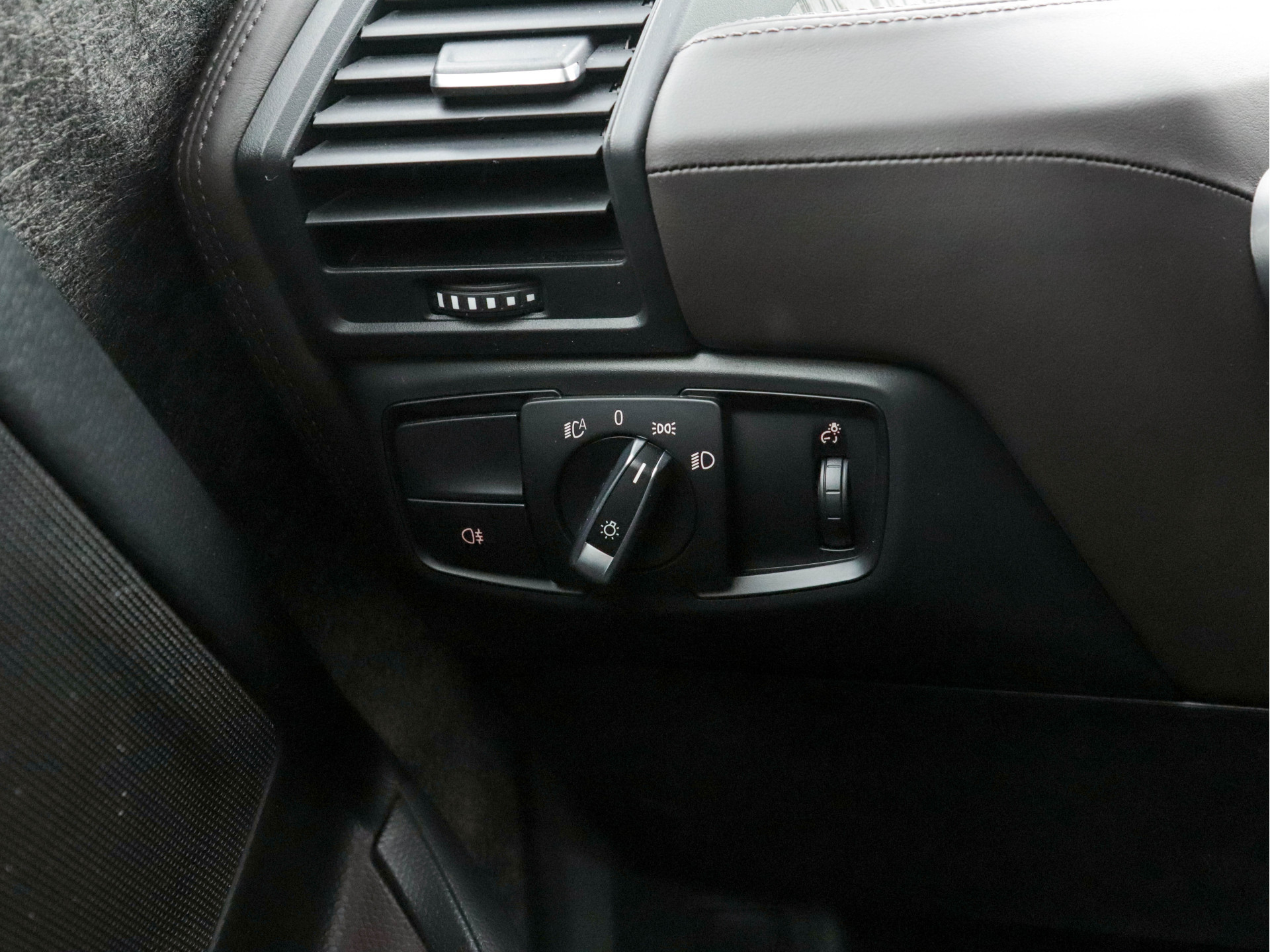 BMW i3 S 120Ah 42 kWh Edition Road (1 of 1000 !) [ 3-Fase ] {SOH-100%} (INCL-BTW ) Aut * HEAT-PUMP | LEATHER | NAVI-FULLMAP | HARMAN/KARDON-AUDIO | FULL-LED | KEYLESS | CAMERA | DAB | DIGI-COCKPIT | CRUISE | COMFORT-SEATS | CCS-FASTLOADER | 20"ALU*