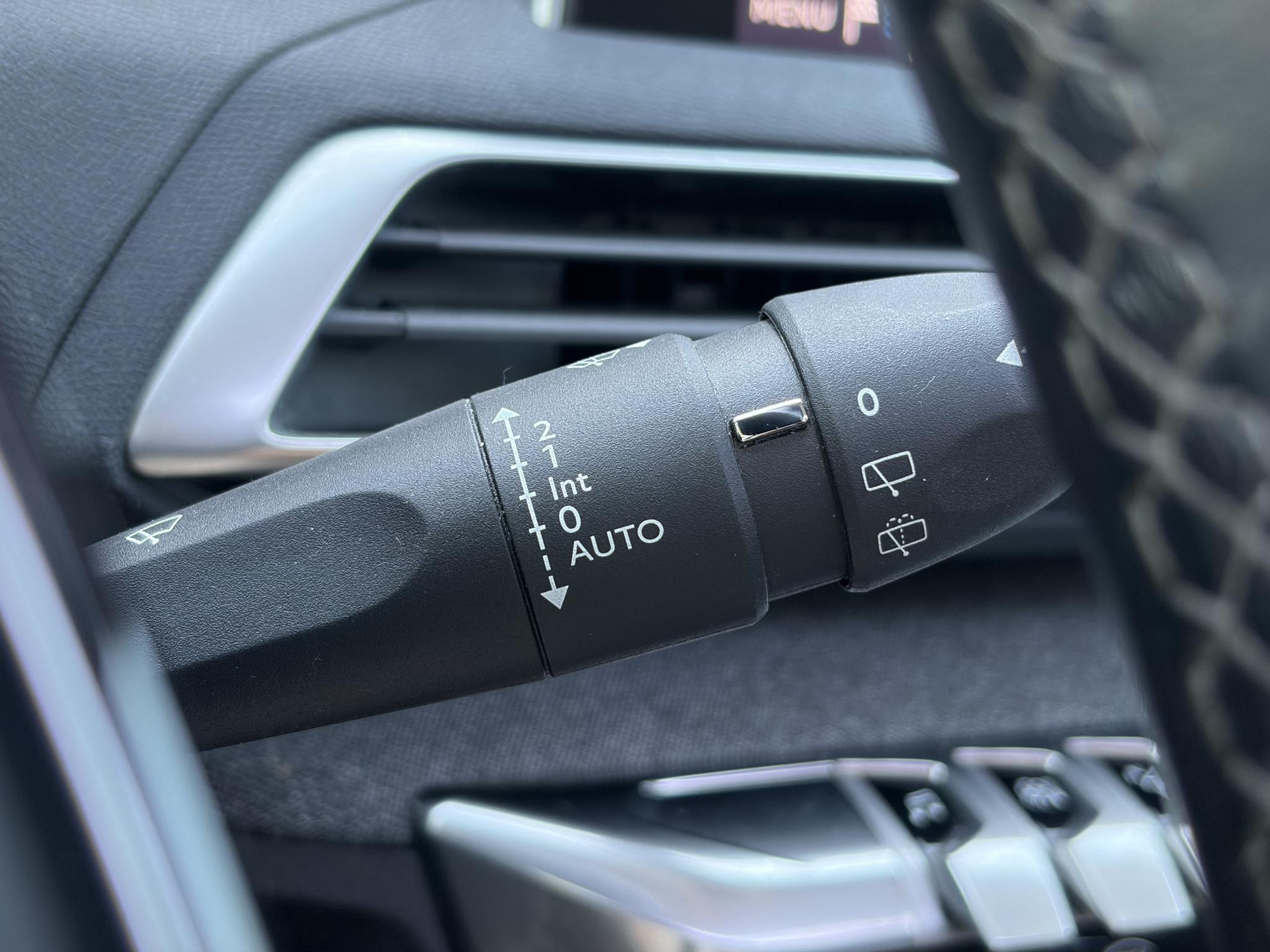 Peugeot 3008 1.2 PureTech Allure Distributieriem vv in 2025 l Pano l 360° Camera l Carplay l Dealer Onderhouden l Navi l Halfleder l Pdc l Keyless l 131pk l 6 Bak l Apk tot 12-2026