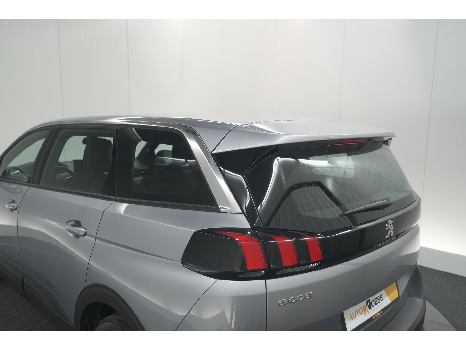 Peugeot 5008 PureTech 130 EAT8 Active Pack | 7 Zitplaatsen | Camera | Apple Carplay | Parkeersensoren