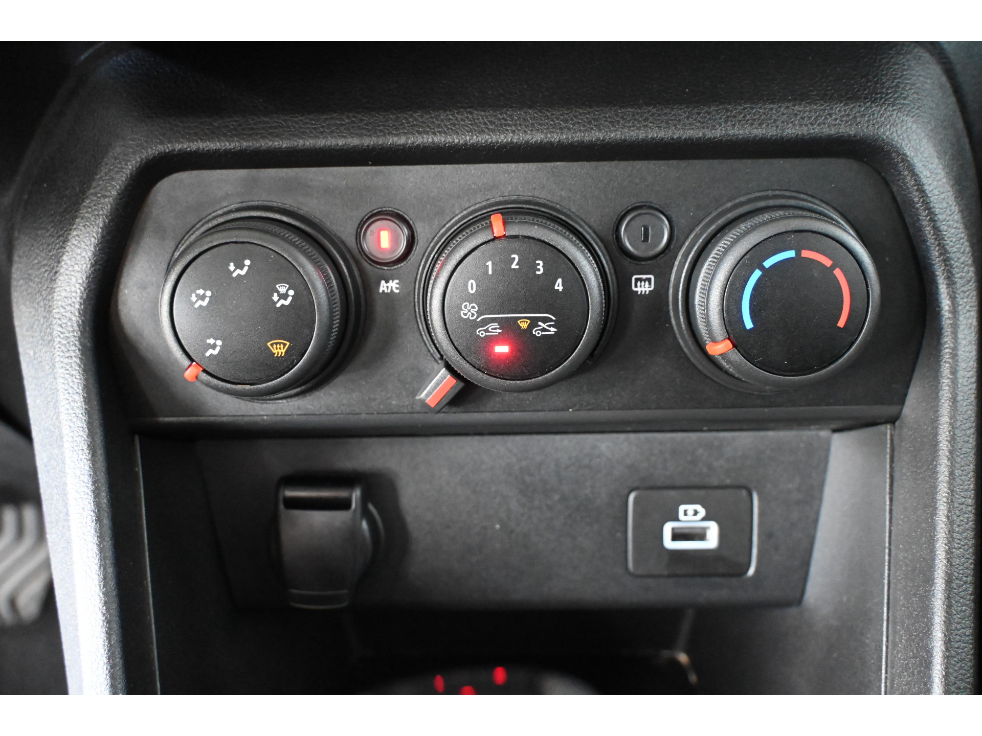 Dacia Sandero Stepway 1.0 TCe 90 Comfort Automaat Airco Cruise Pdc Navigatie 1e Eigenaar Inruil Mogelijk!