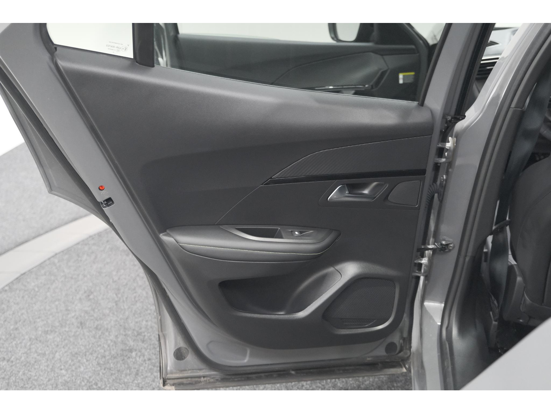Peugeot 2008 PureTech 130 EAT8 GT | 360 Camera | Adaptieve Cruise Control | Stoelmaasage | Apple Carplay
