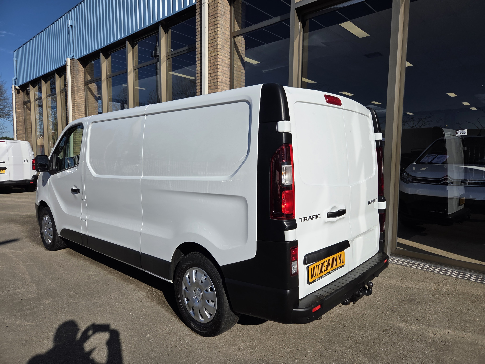 Renault Trafic 2.0 dCi 120Pk /88kw  L2 Airco  Parkeersensor Trekhaak Business