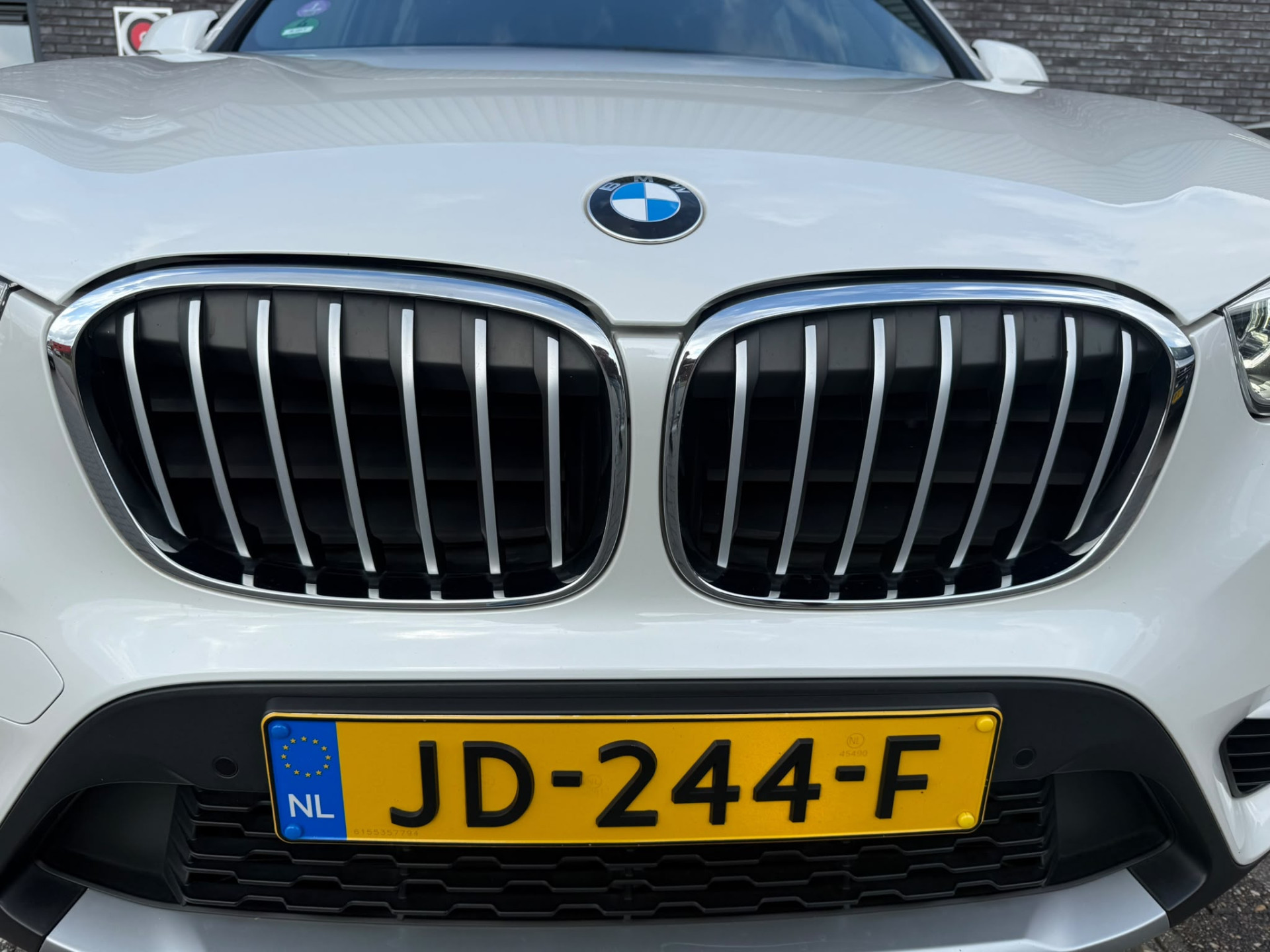 BMW X1 xDrive20i xLine | 3E EIGENAAR | 3/6/12MND GARANTIE| PANO DAK | HEAD UP | LEDER | NAVI |