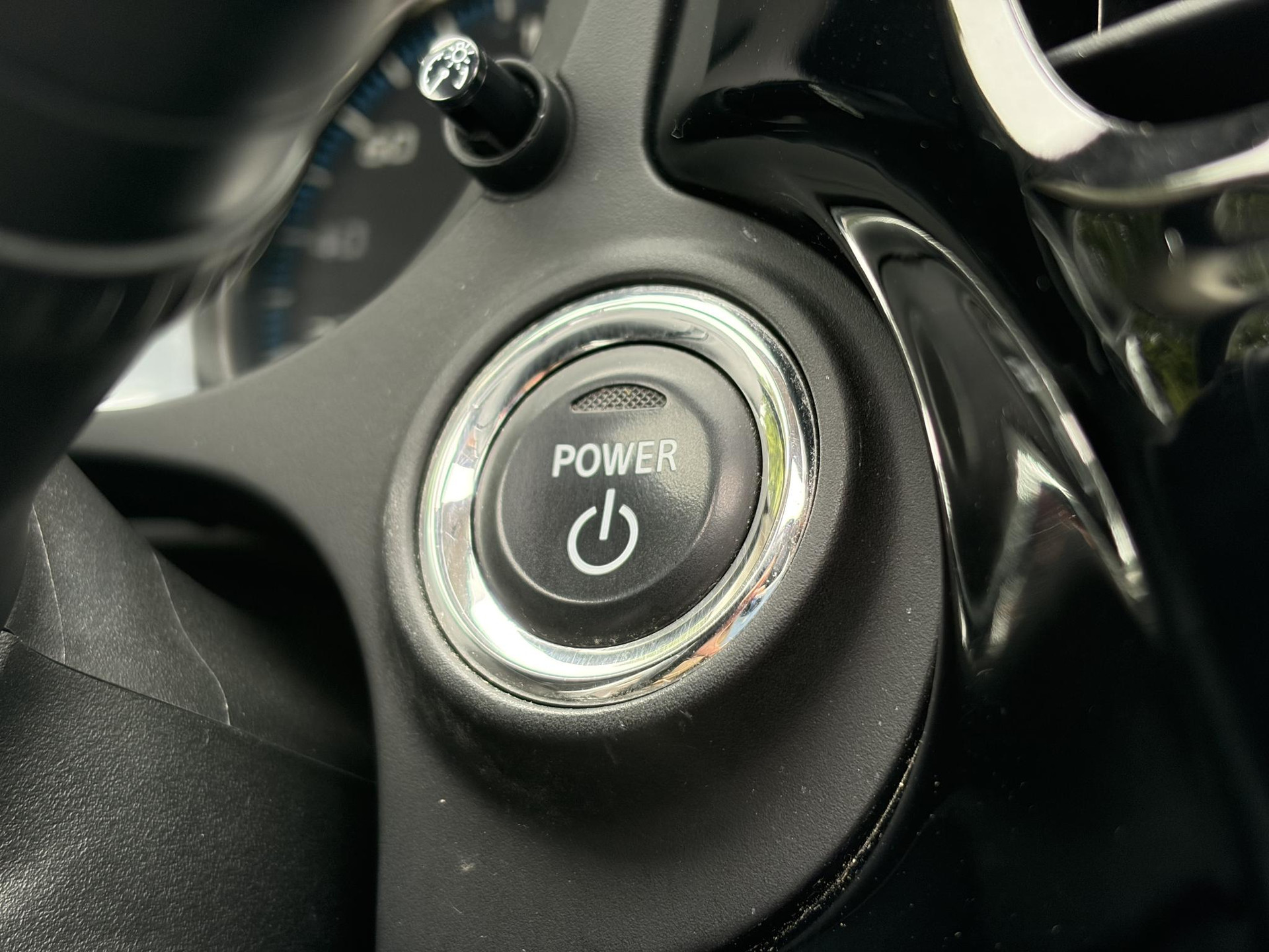 Mitsubishi Outlander 2.0 PHEV Executive Edition Trekhaak,Schuifdak,Leder,Stoelverw-Koeling,Camera,Navi,Keyless,Clima,Cruise,Lm velgen,Pdc,V+A,Rijstrooksensor,Extra velgen,N.A.P,Nieuwe Apk bij Aflevering