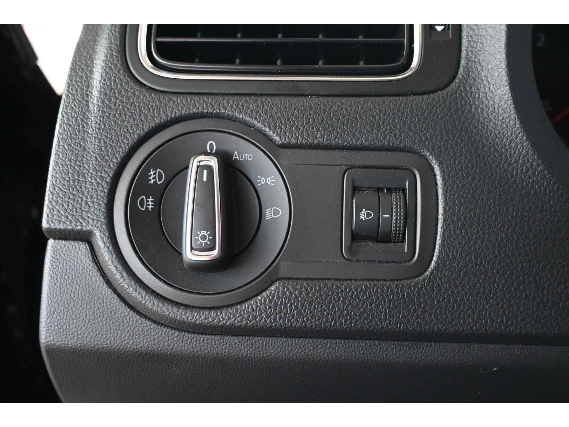 Volkswagen Polo 1.0 BlueMotion Edition Clima Navigatie Cruise Control Goed Onderhouden! Inruil Mogelijk!