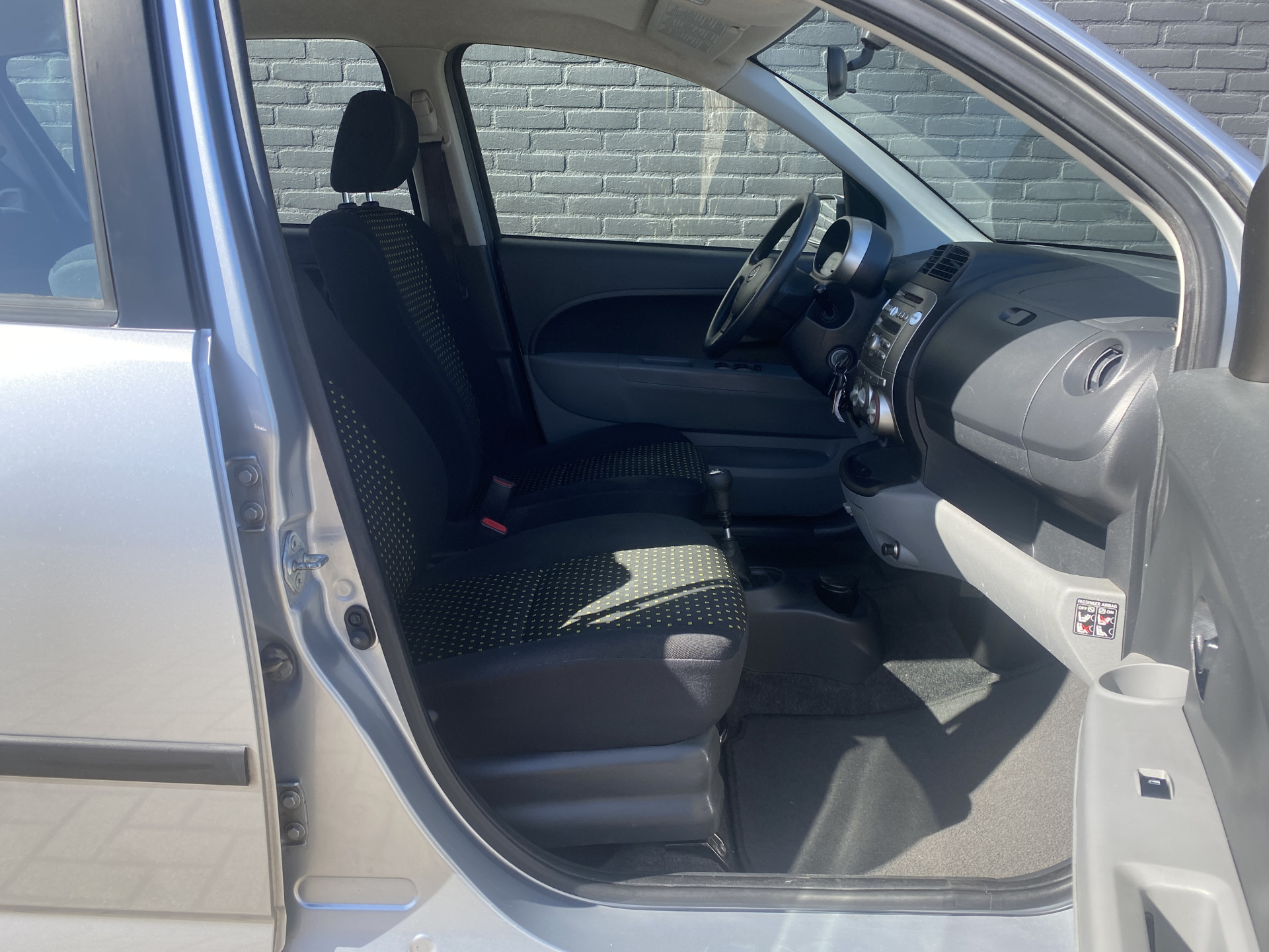 Daihatsu Sirion 2 1.3-16V Prestige | dealer onderhouden | airco | elektrisch pakket | nieuw geleverd | 3 maand garantie