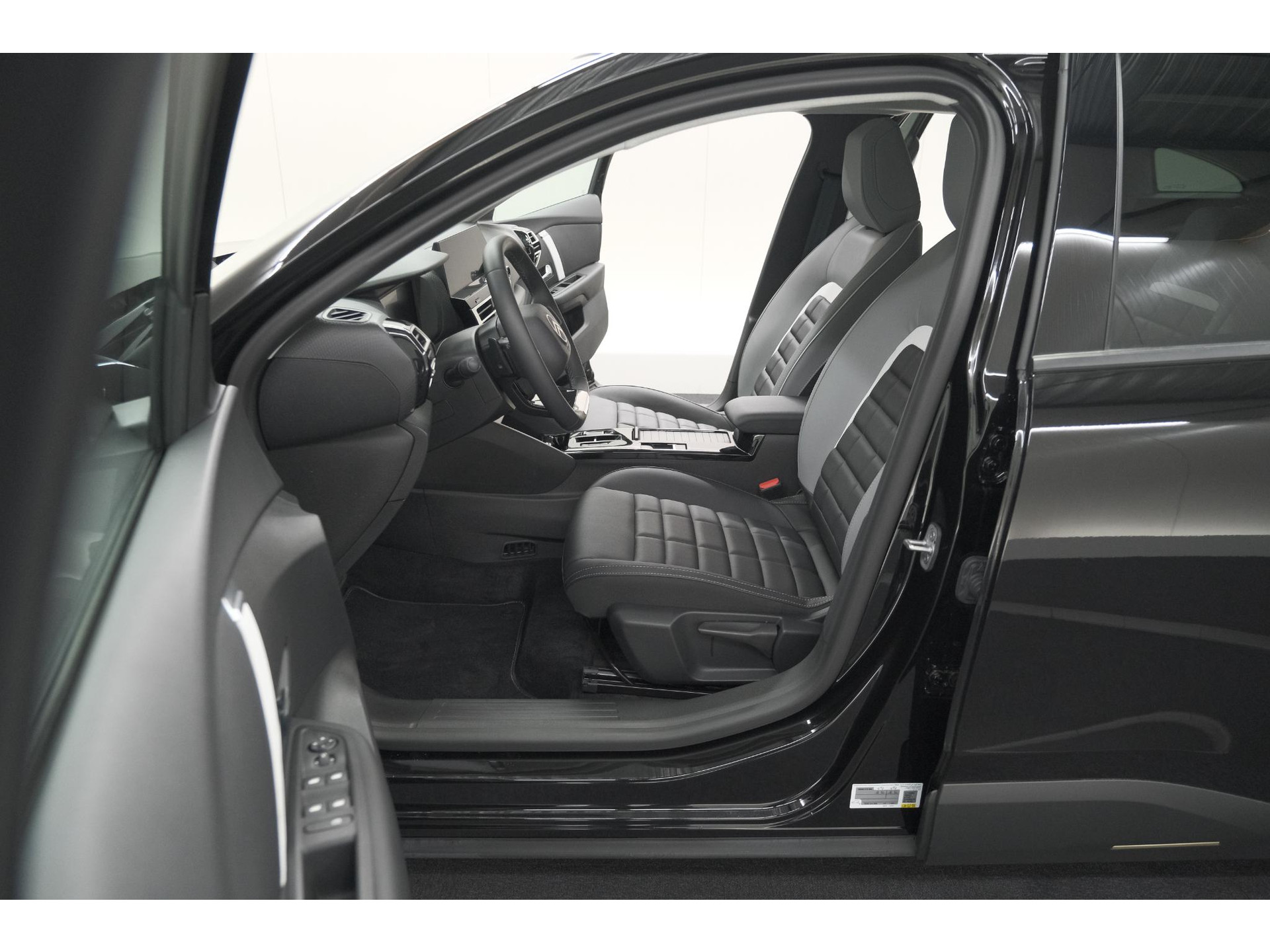 Citroen C4 1.2 Hybrid 145pk Max | 360 Camera | Adaptieve Cruise Control | Navigatie | Apple Carplay