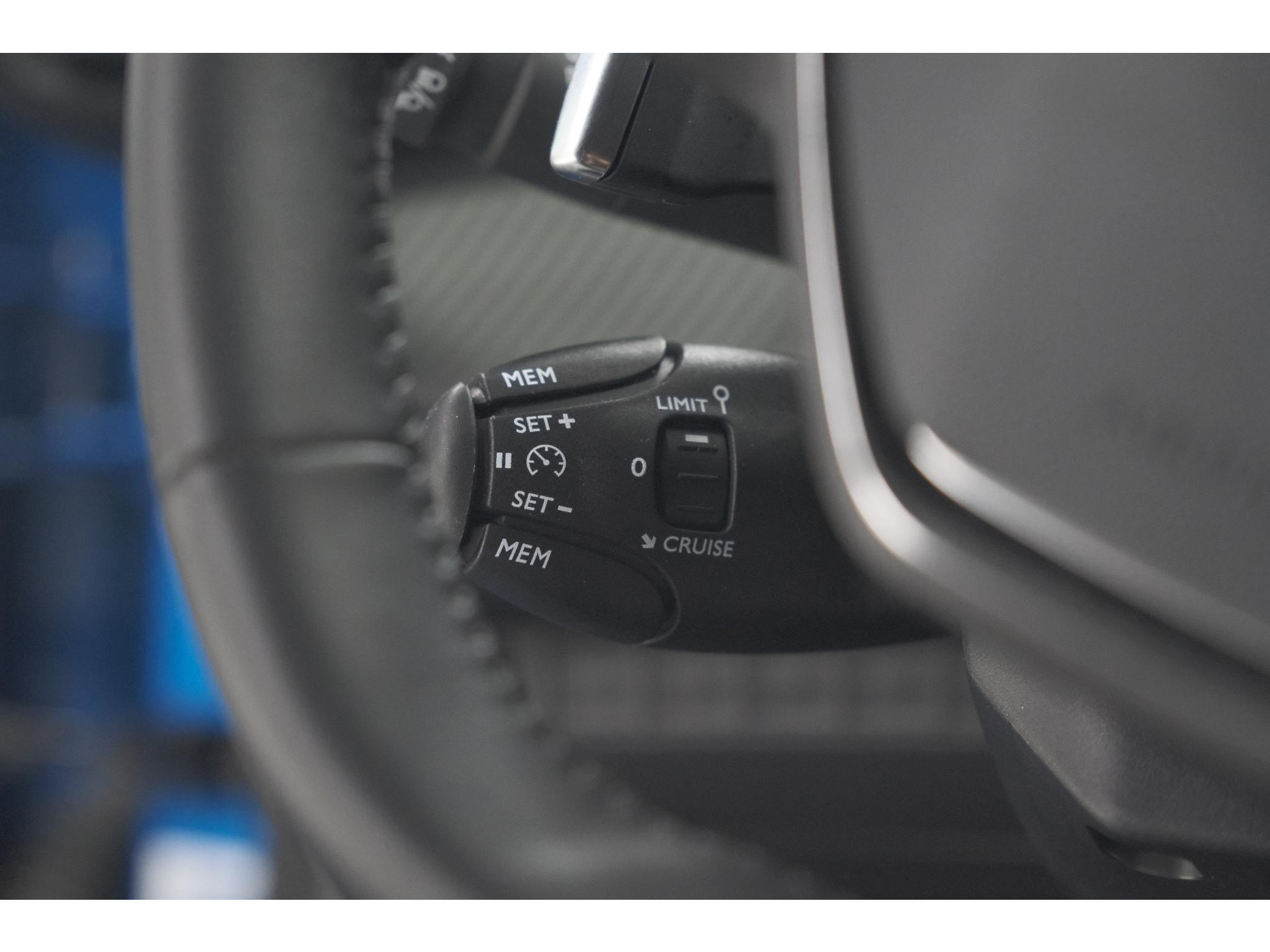 Peugeot 2008 PureTech 130 EAT8 Blue Lease Allure | Camera | Navigatie | Parkeersensoren | Apple Carplay