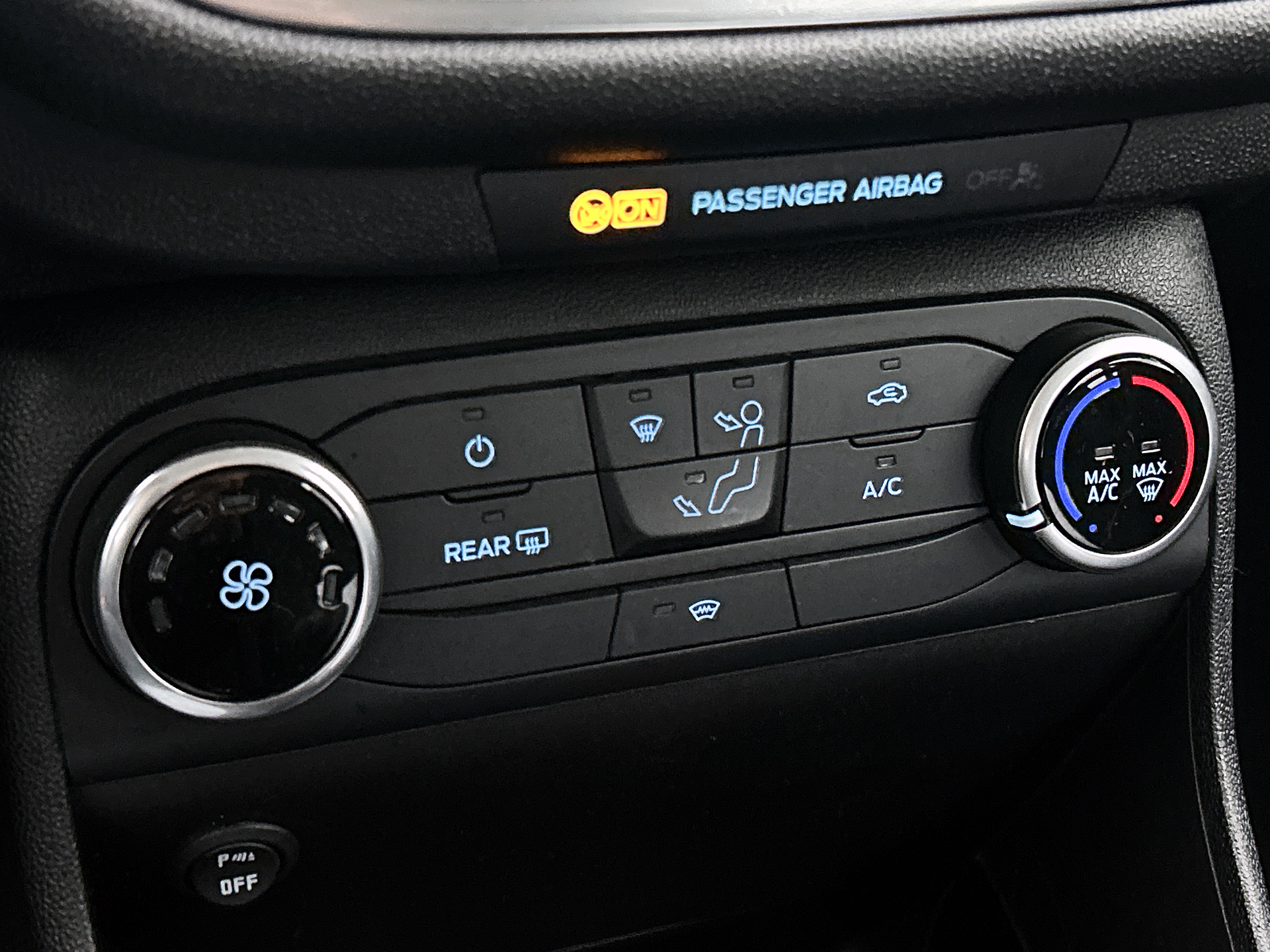 Ford Fiesta Trend 86PK | LM VELGEN | VERWARMDE VOORRUIT | PARK. SENSOREN