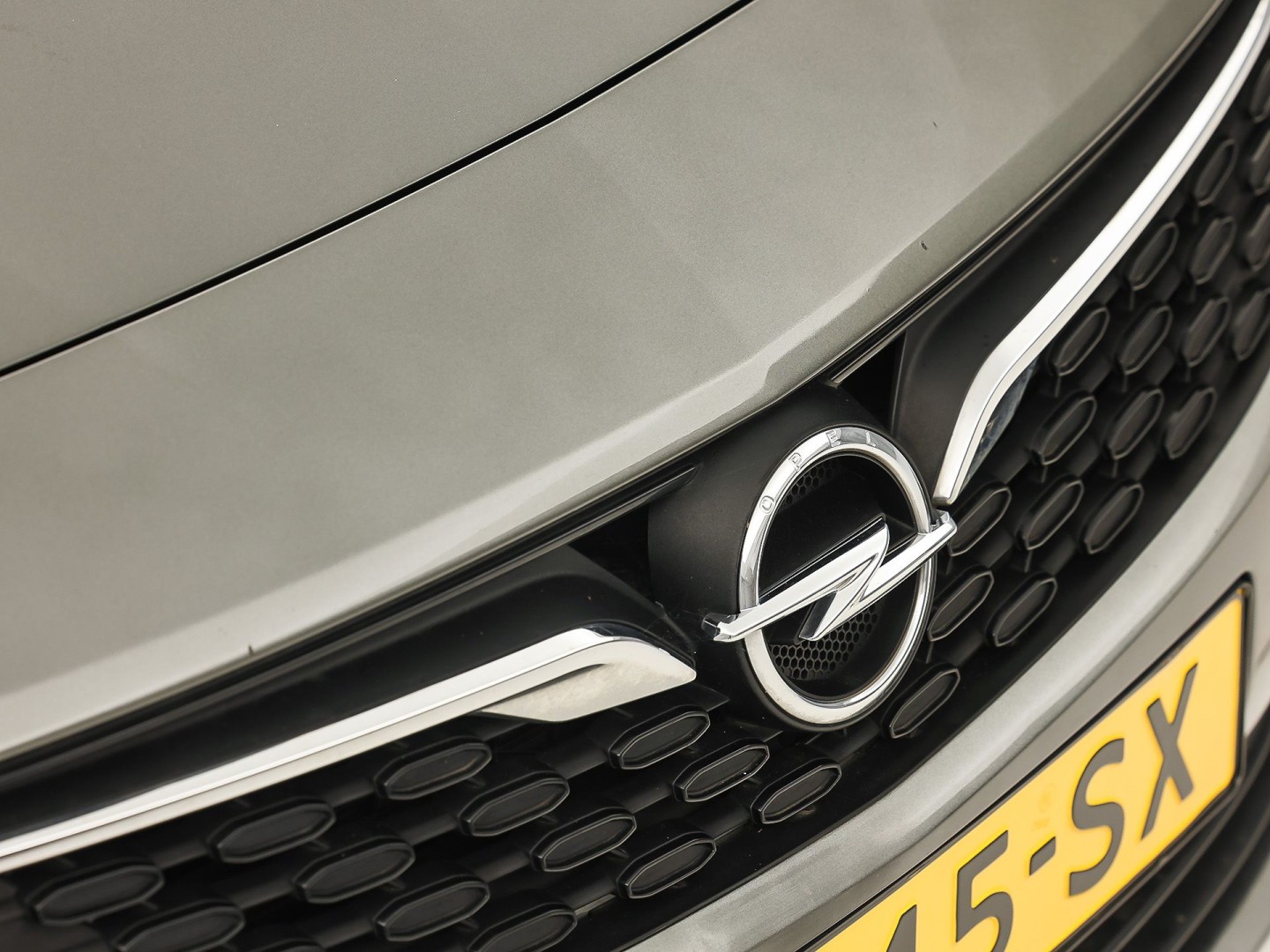 Opel Astra Sports Tourer 1.2 Sport (APPLE CARPLAY, NAVIGATIE, CRUISE, TREKHAAK, SPORTSTOELEN, PARKEERSENSOREN, NIEUWSTAAT)