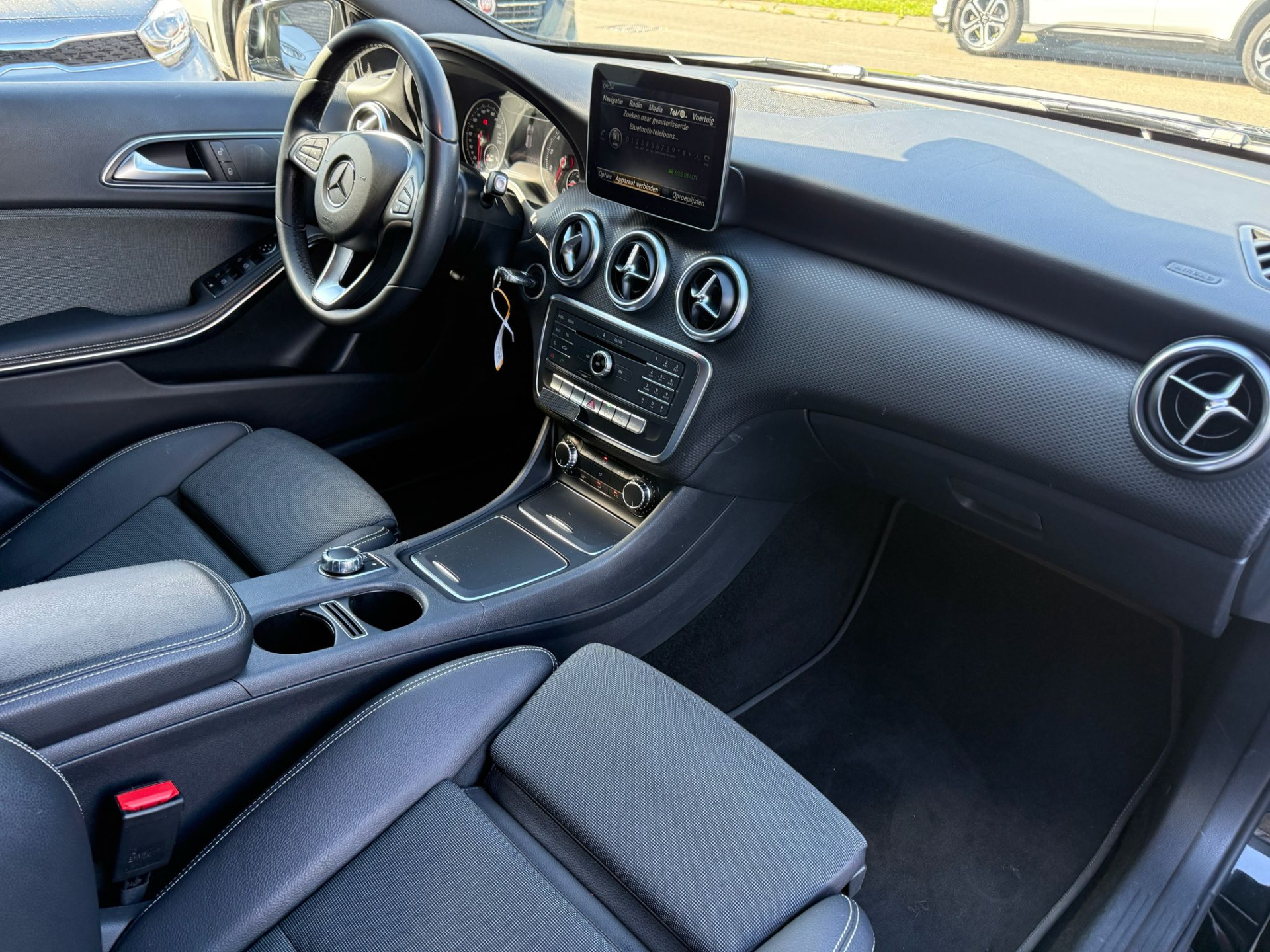 Mercedes-Benz A-klasse 160 Ambition | 2E EIGENAAR | 3/6/12MND GARANTIE | AUTOMAAT | LED | CRUISE | NAVI | AIRCO | BLUETOOTH | TREKHAAK |