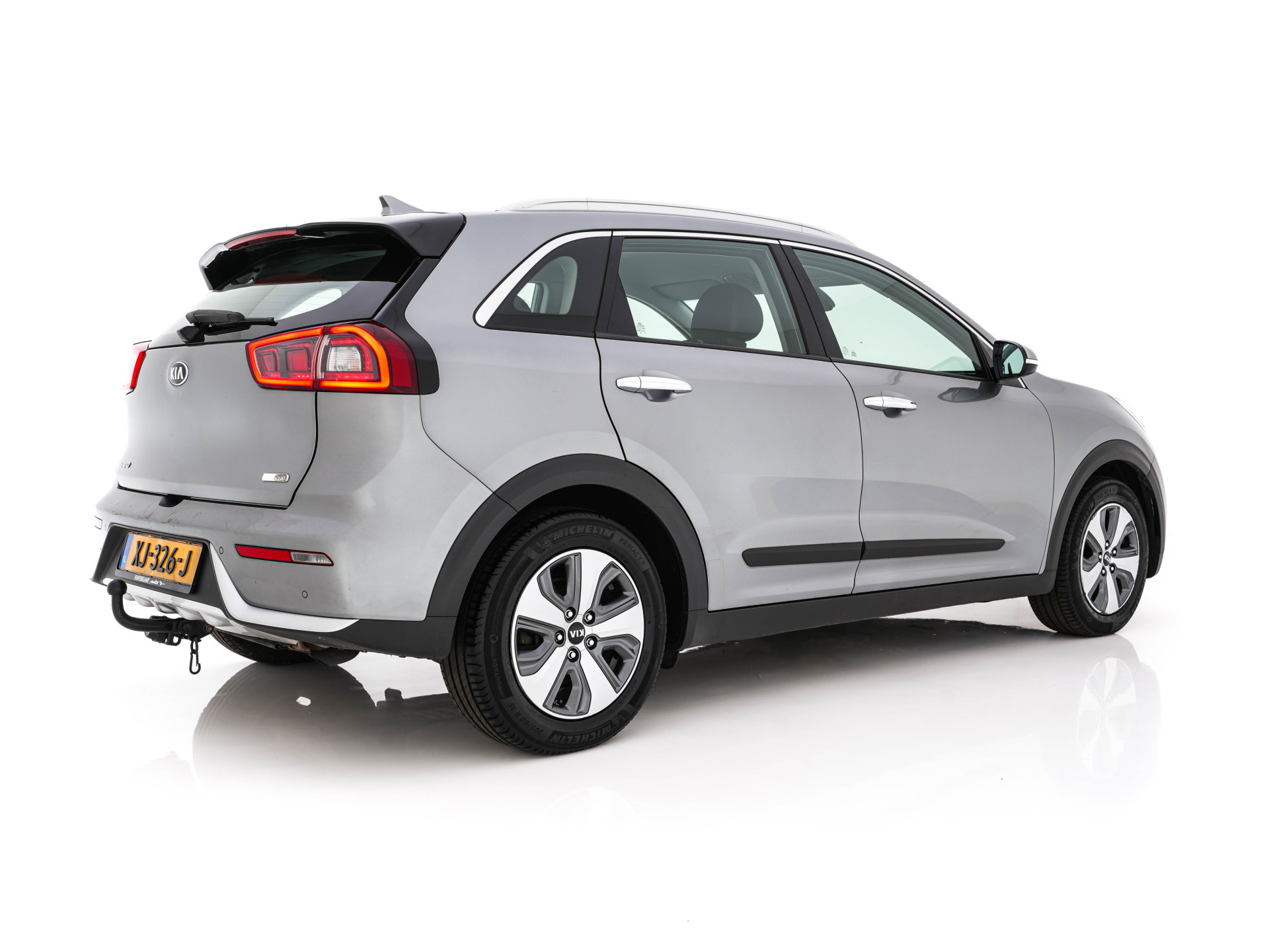 Kia Niro 1.6 GDi Hybrid ExecutiveLine Eco-Hybrid (INCL-BTW) Aut. *LEATHER-FABRIC | NAVI-FULLMAP | KEYLESS | CAMERA | COMFORTSEATS | DIGI-COCKPIT | LANE-ASSIST | ECC | CARPLAY | PDC | TOWBAR | 16''ALU*