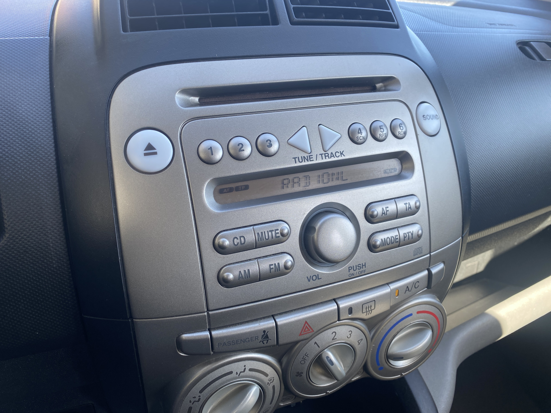 Daihatsu Sirion 2 1.3-16V Prestige | dealer onderhouden | airco | elektrisch pakket | nieuw geleverd | 3 maand garantie